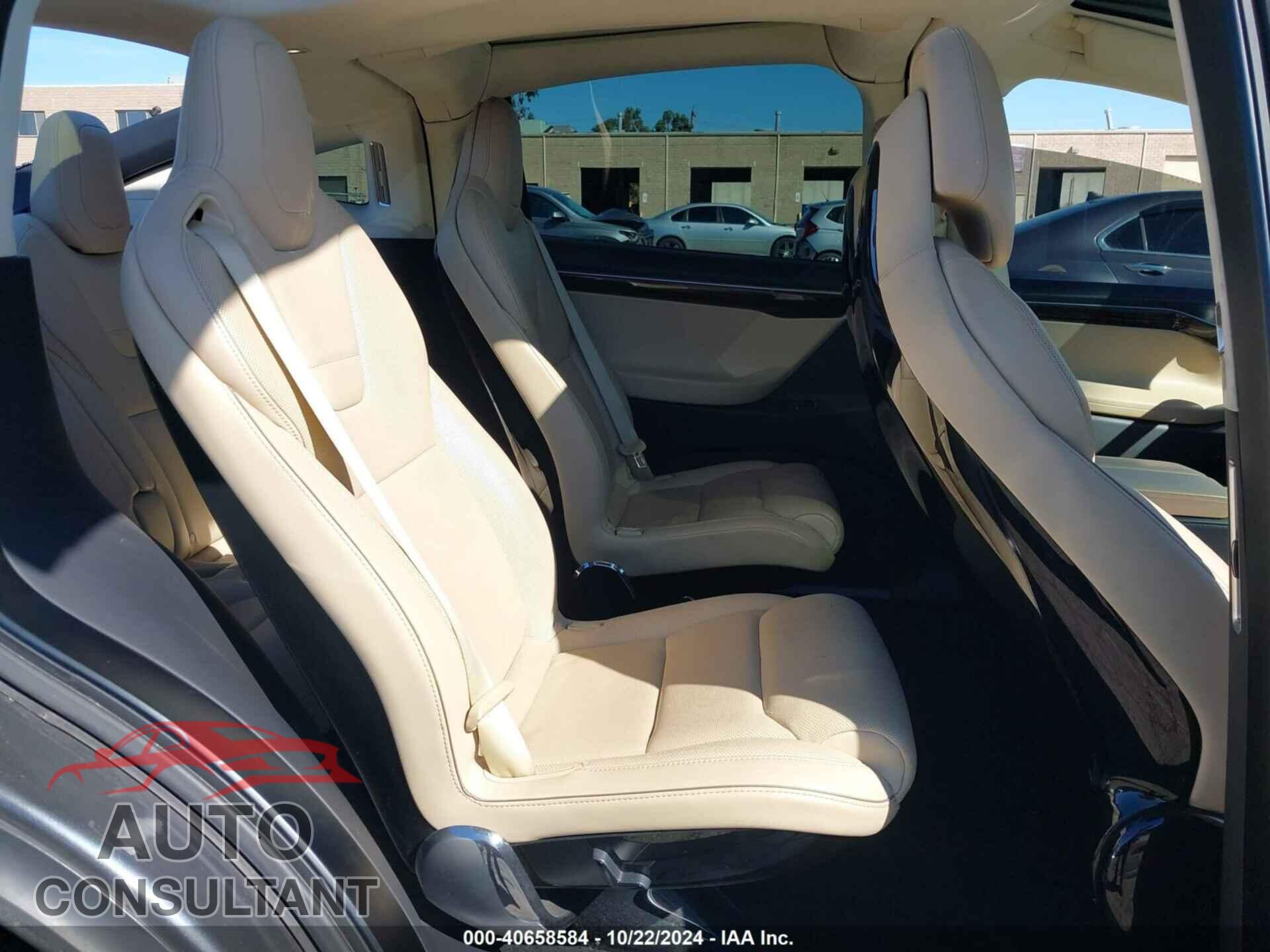 TESLA MODEL X 2016 - 5YJXCBE21GF002637