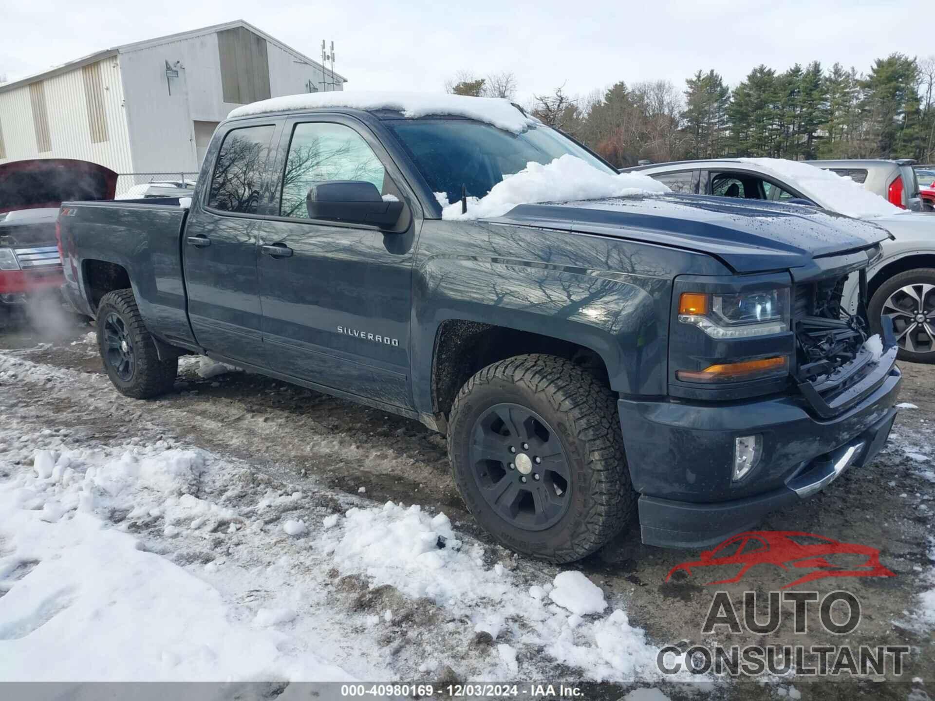 CHEVROLET SILVERADO 1500 2018 - 1GCVKREC0JZ175207