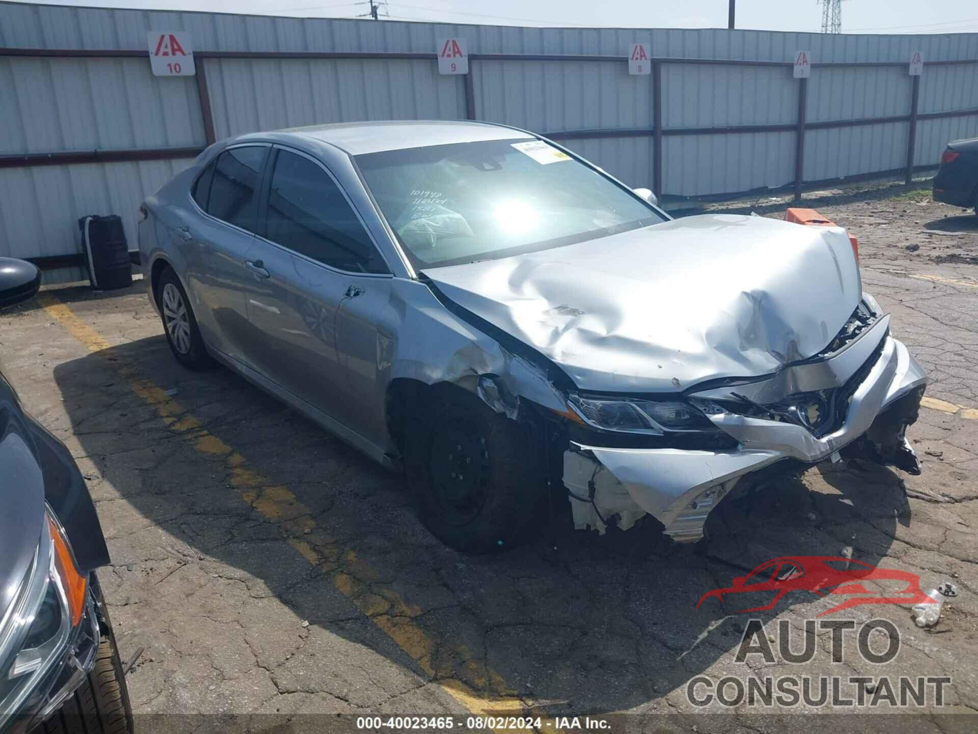 TOYOTA CAMRY 2018 - 4T1B11HK4JU531581