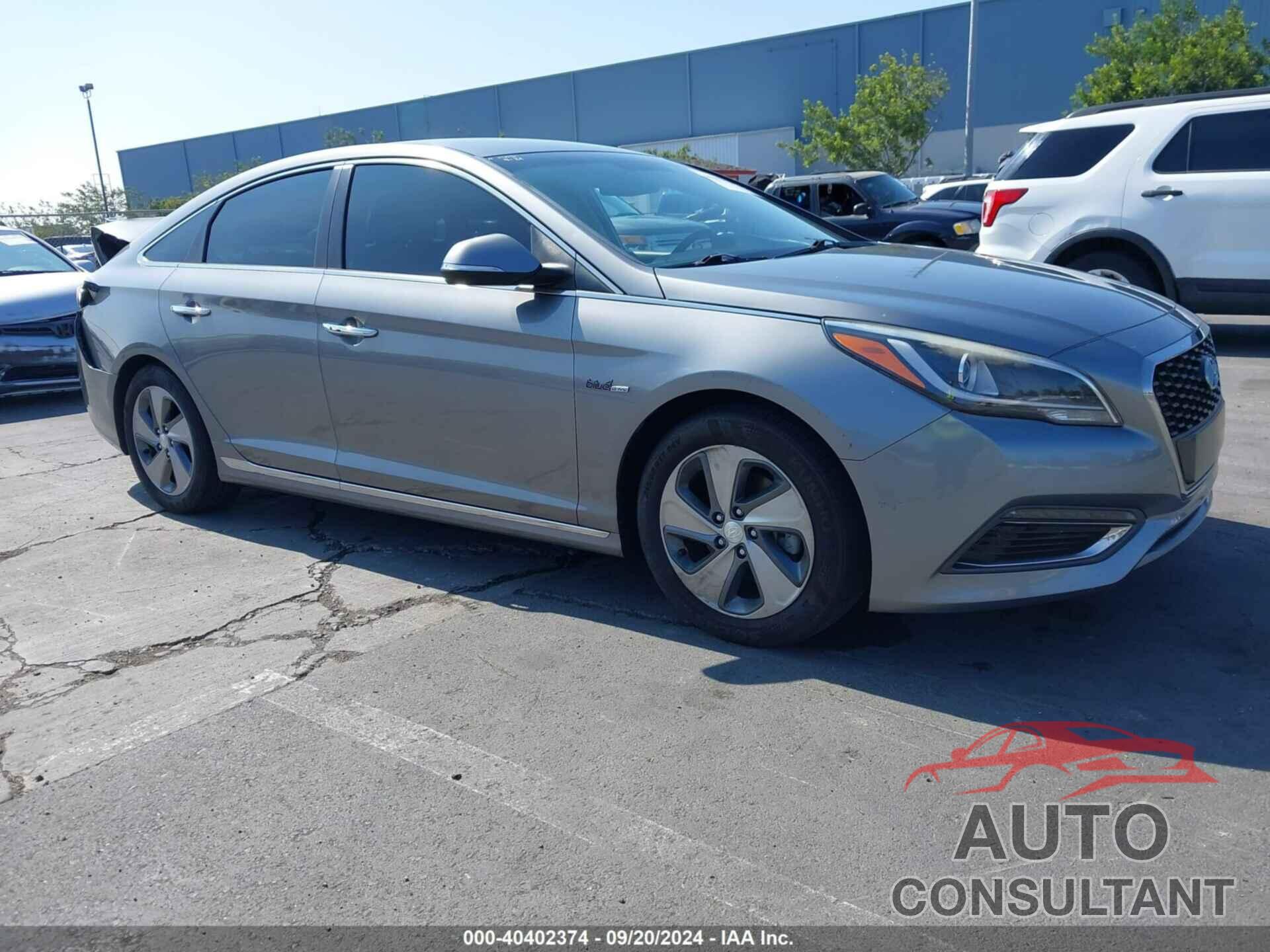 HYUNDAI SONATA HYBRID 2017 - KMHE34L11HA057575