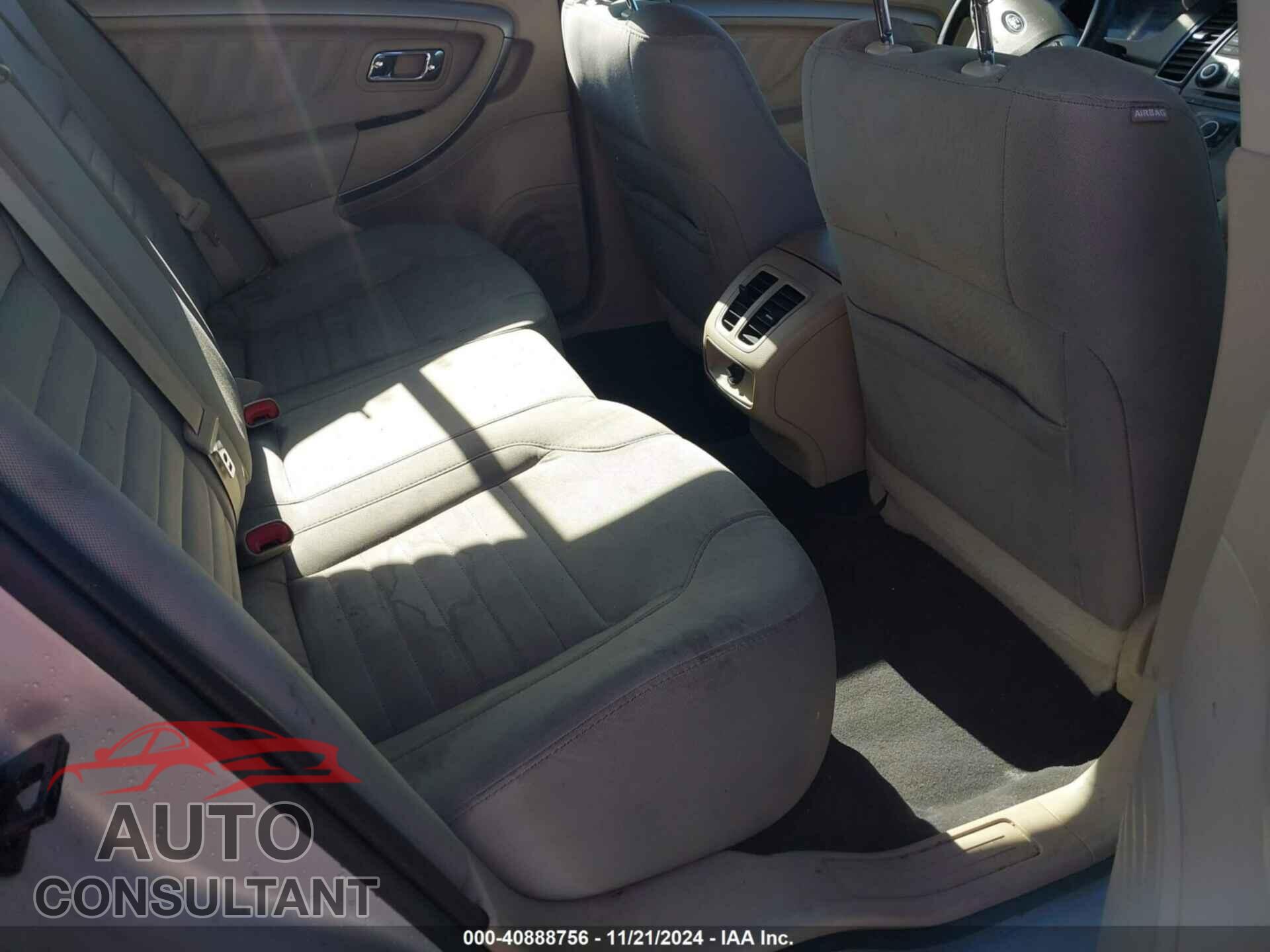 FORD TAURUS 2019 - 1FAHP2D88KG105752