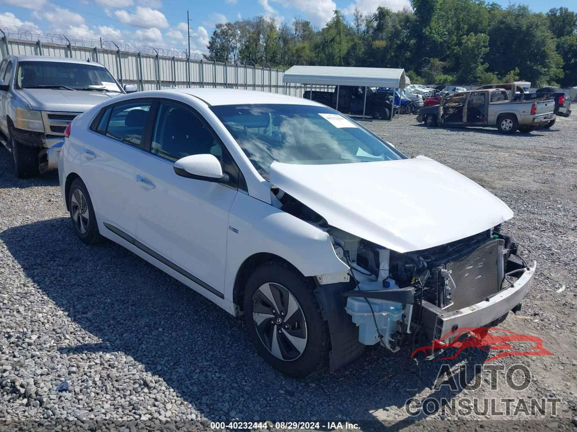 HYUNDAI IONIQ HYBRID 2017 - KMHC75LC1HU031012
