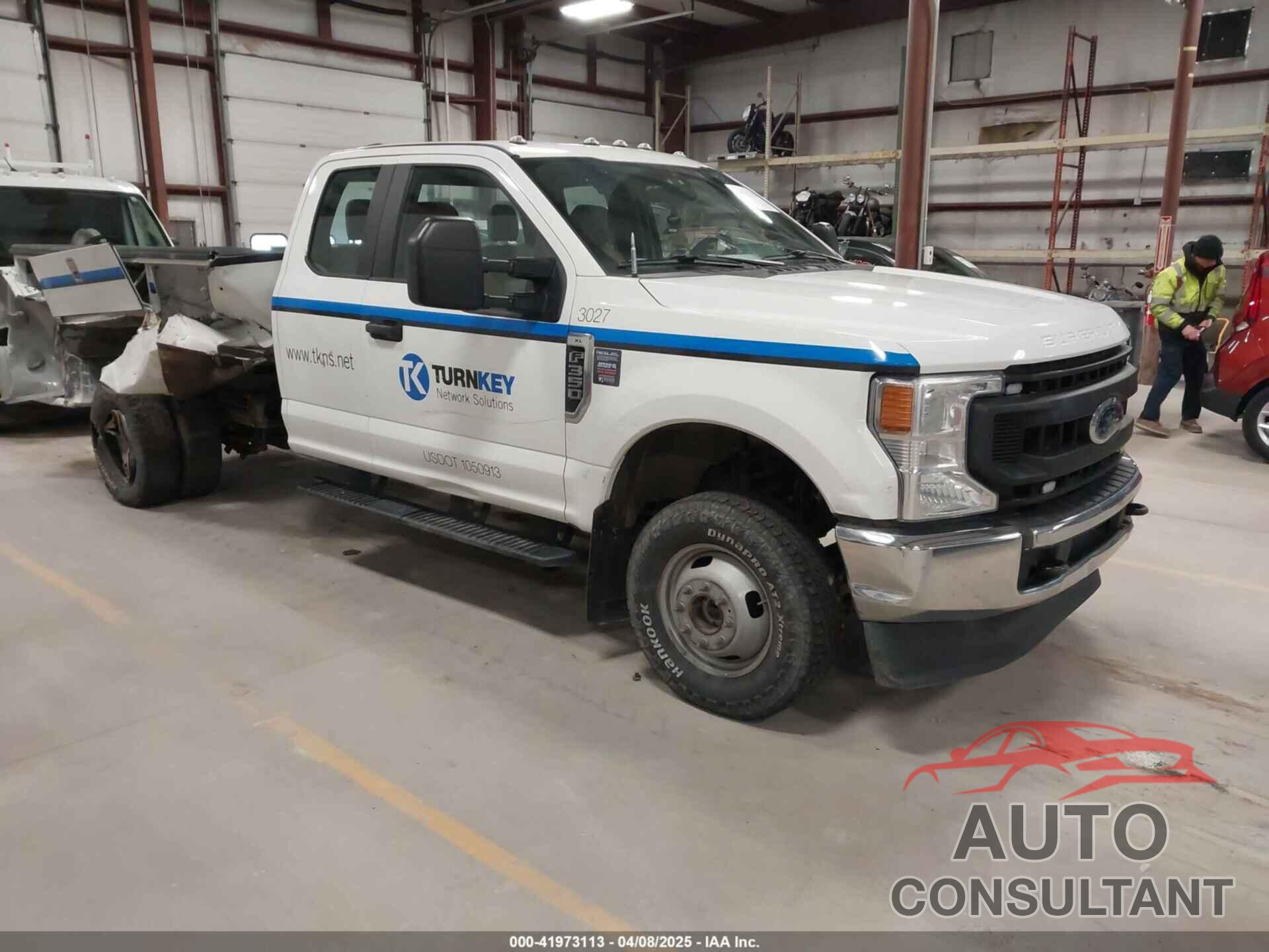 FORD F-350 CHASSIS 2021 - 1FD8X3H65MED94382