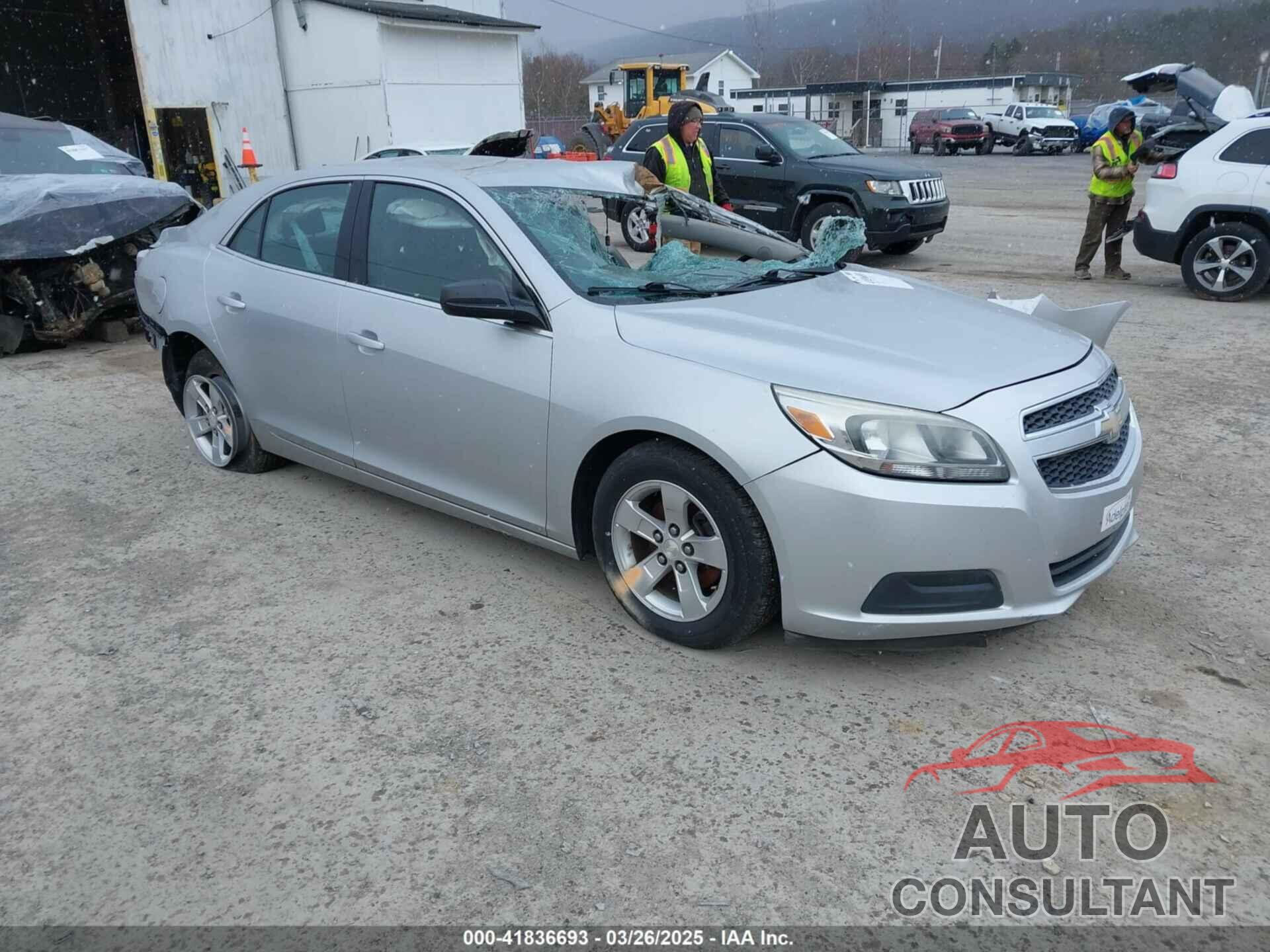 CHEVROLET MALIBU 2013 - 1G11B5SA2DF281960