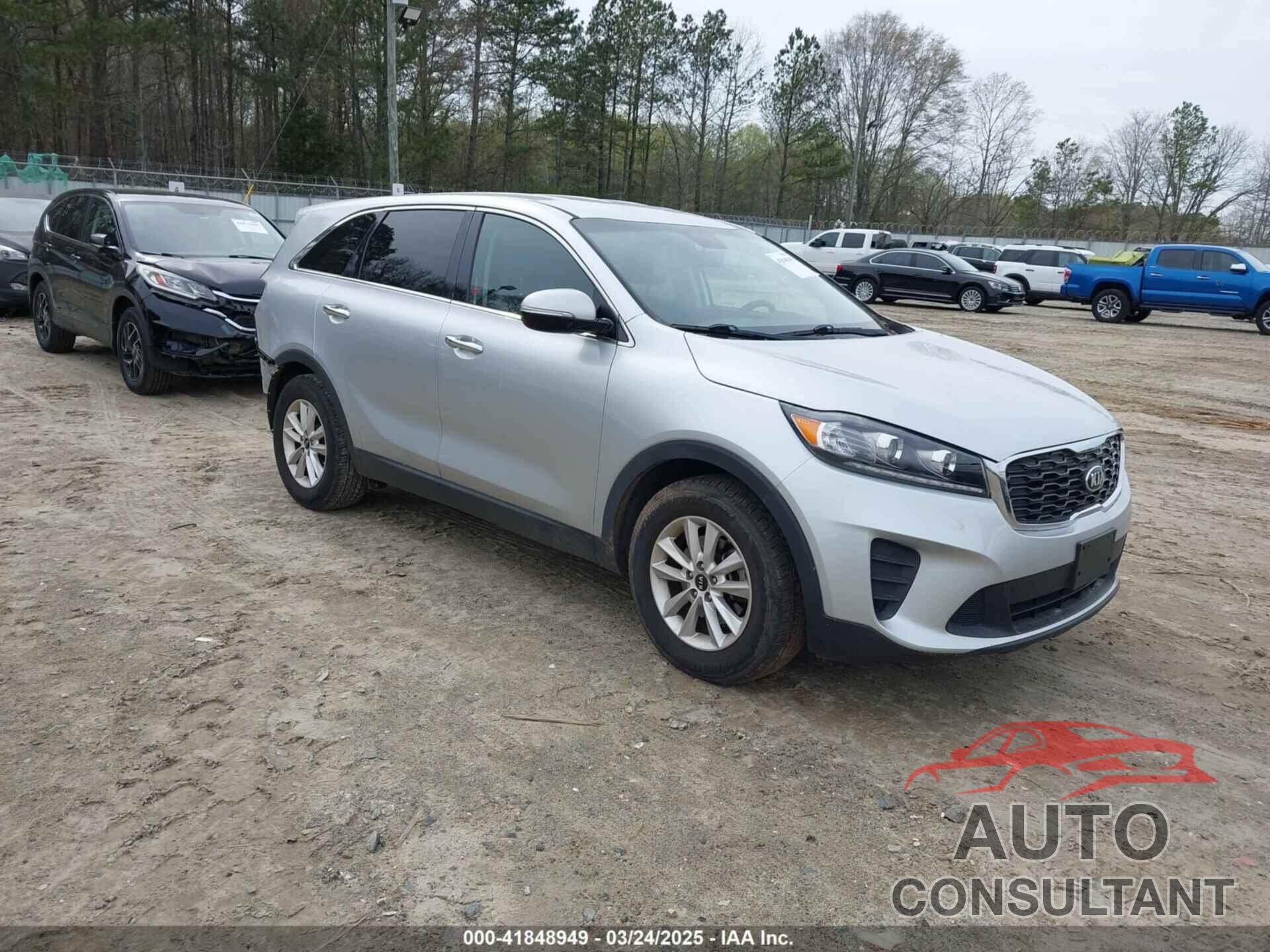KIA SORENTO 2019 - 5XYPG4A5XKG489337