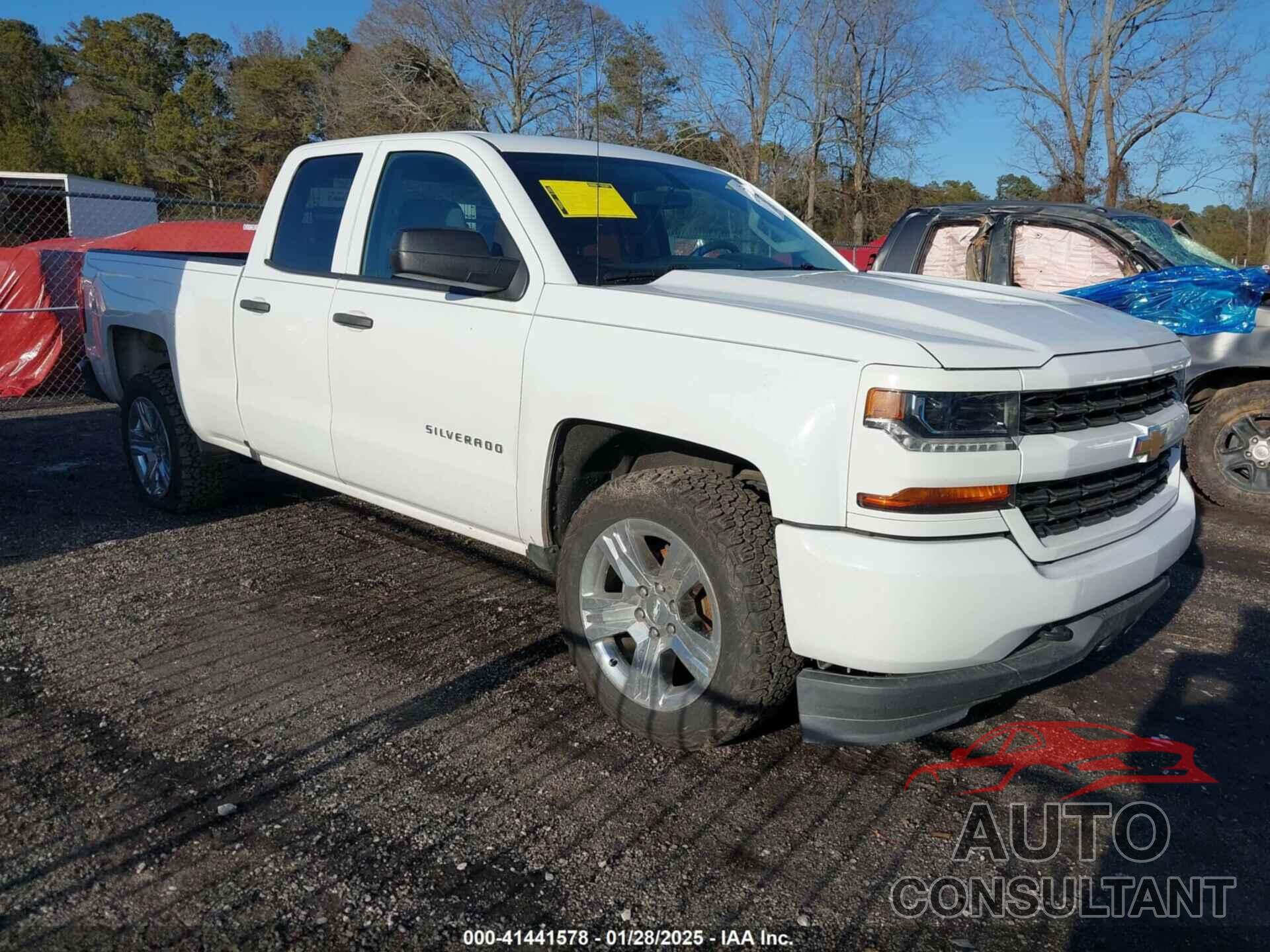 CHEVROLET SILVERADO 1500 2018 - 1GCRCPEC0JZ358528