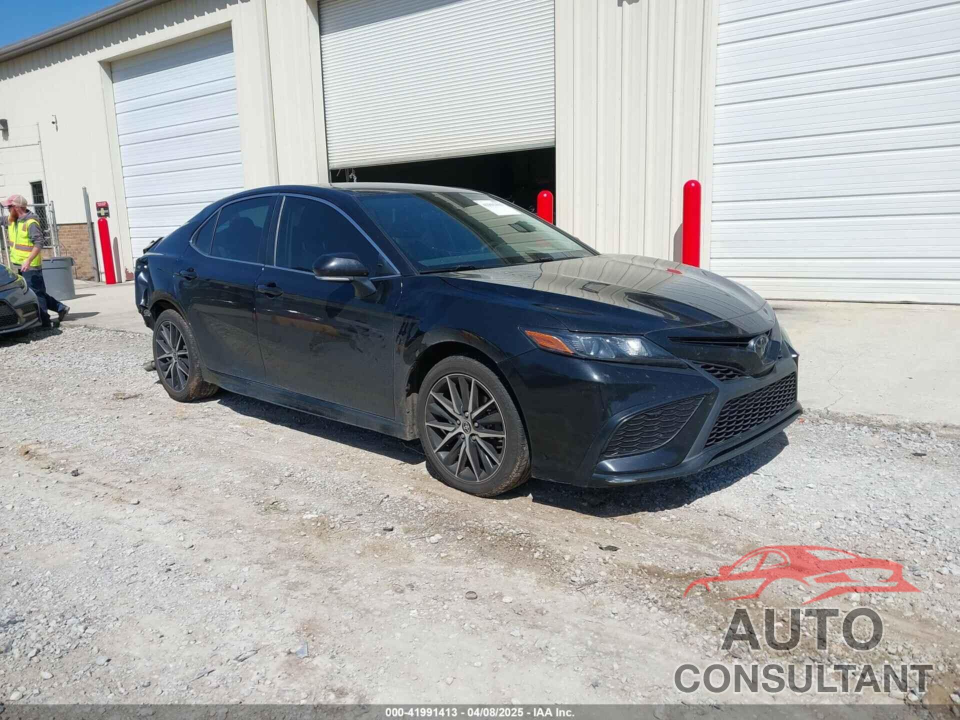 TOYOTA CAMRY 2022 - 4T1G11AK0NU657071