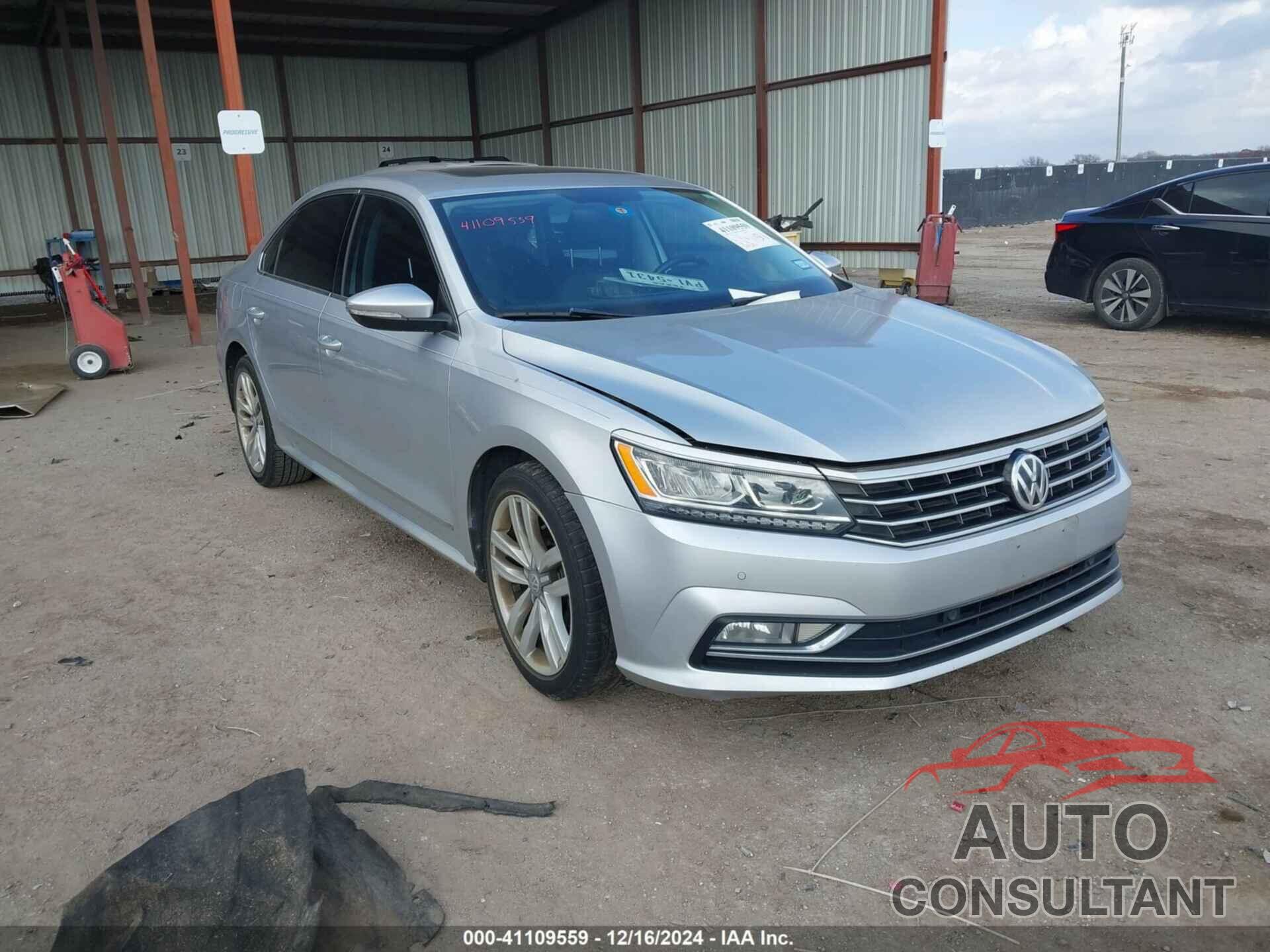 VOLKSWAGEN PASSAT 2017 - 1VWGT7A34HC066369