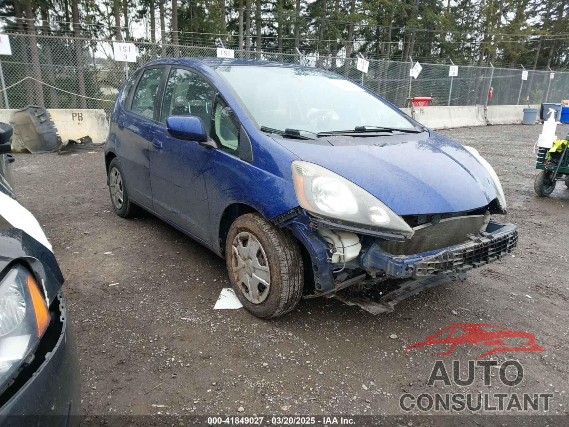 HONDA FIT 2013 - JHMGE8H35DC023905