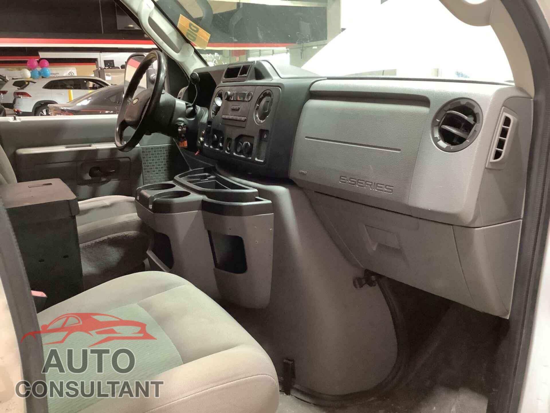 FORD E-150 2013 - 1FTNE1EW8DDA58835