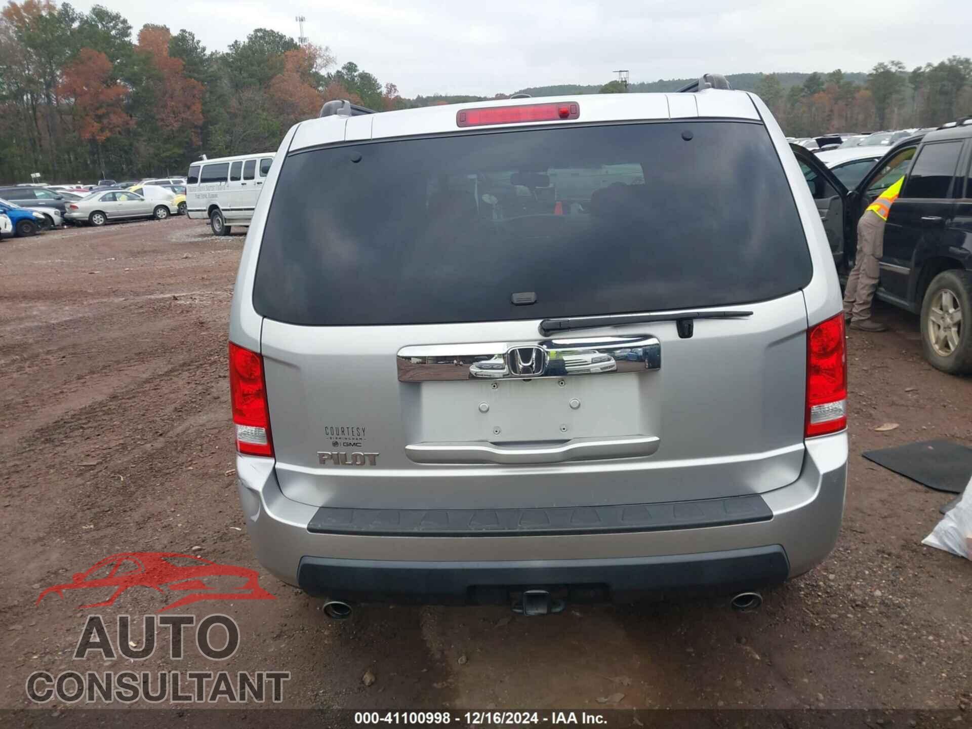 HONDA PILOT 2011 - 5FNYF3H6XBB036391
