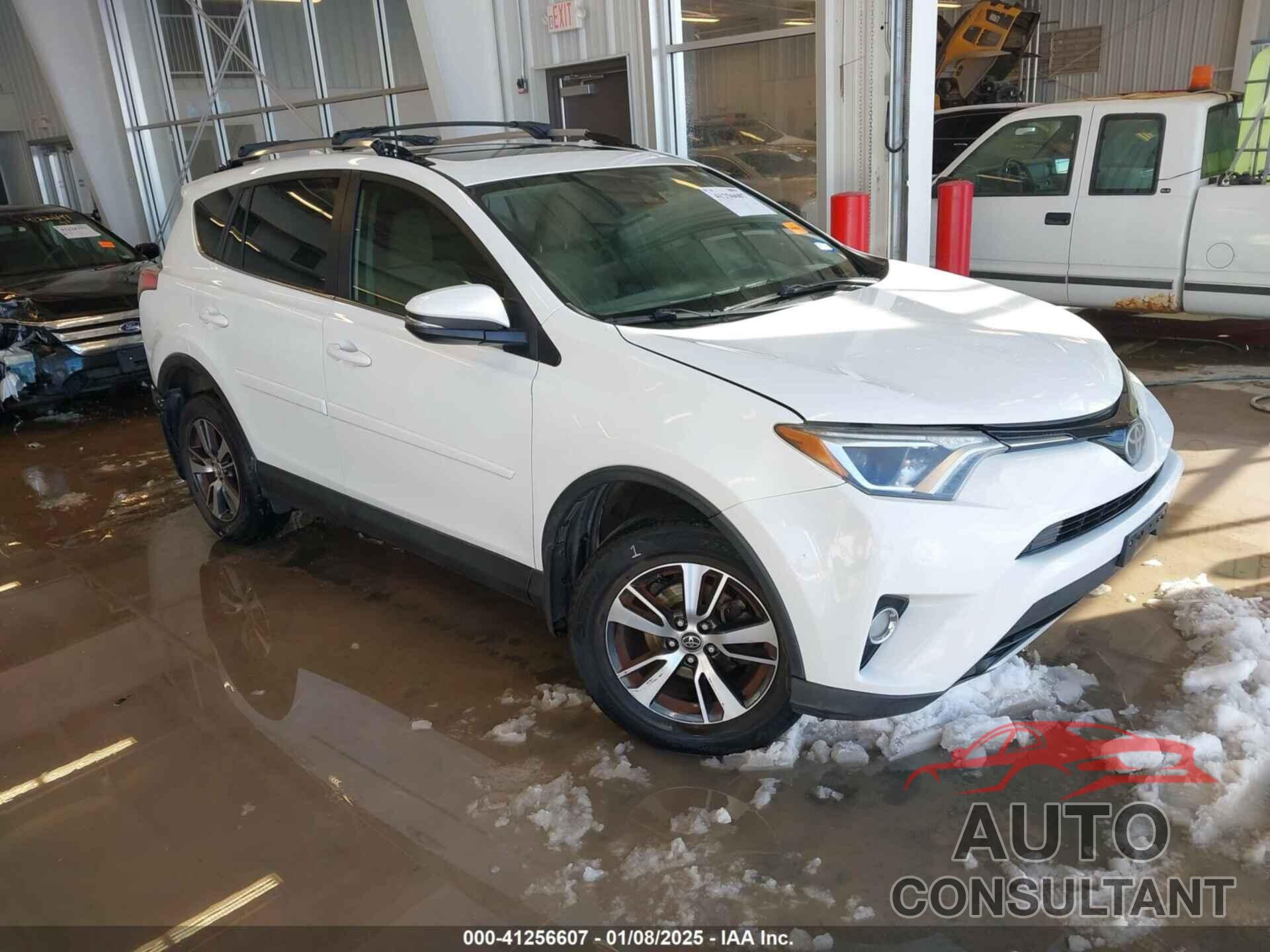 TOYOTA RAV4 2017 - JTMWFREV0HJ716663