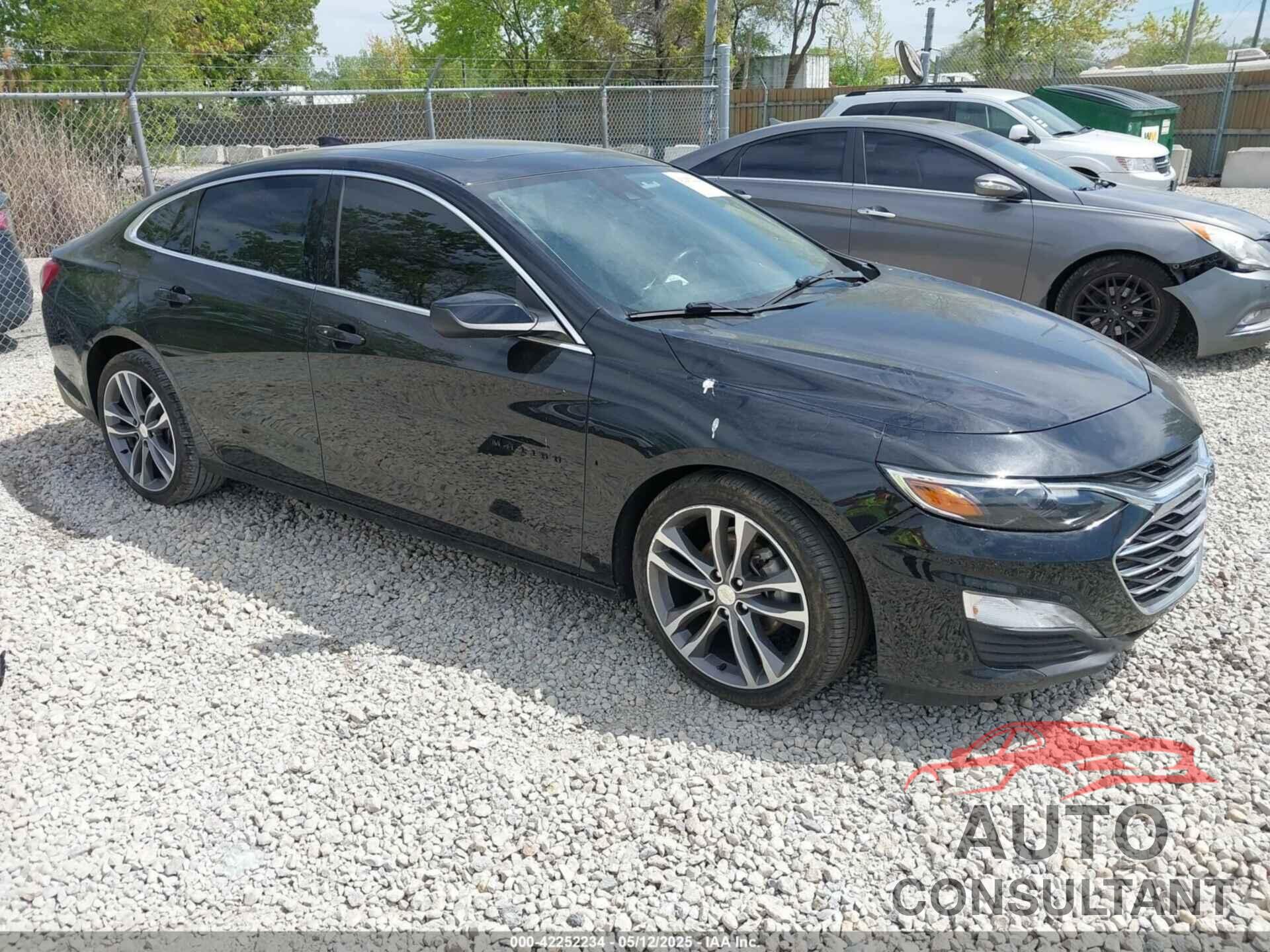 CHEVROLET MALIBU 2022 - 1G1ZD5ST1NF105644