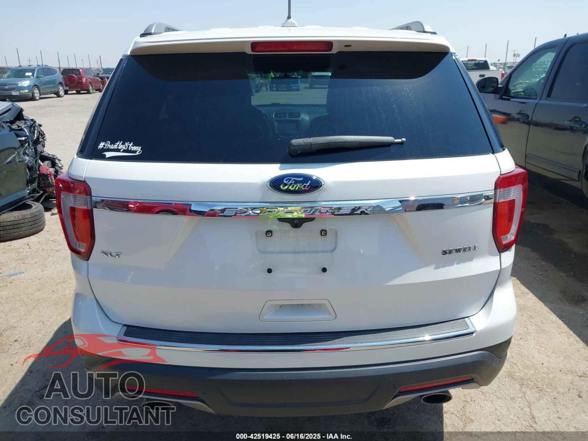 FORD EXPLORER 2018 - 1FM5K7D80JGB55452