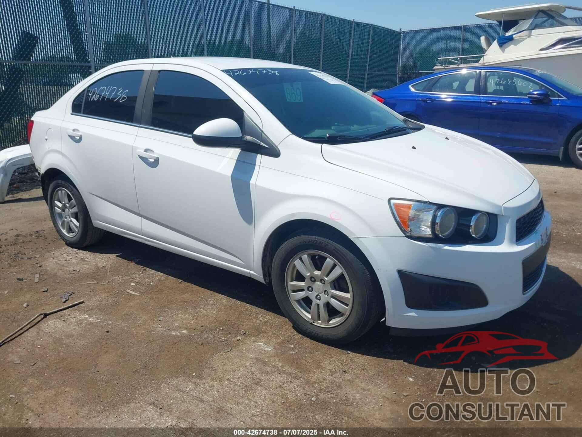 CHEVROLET SONIC 2014 - 1G1JC5SH3E4143108
