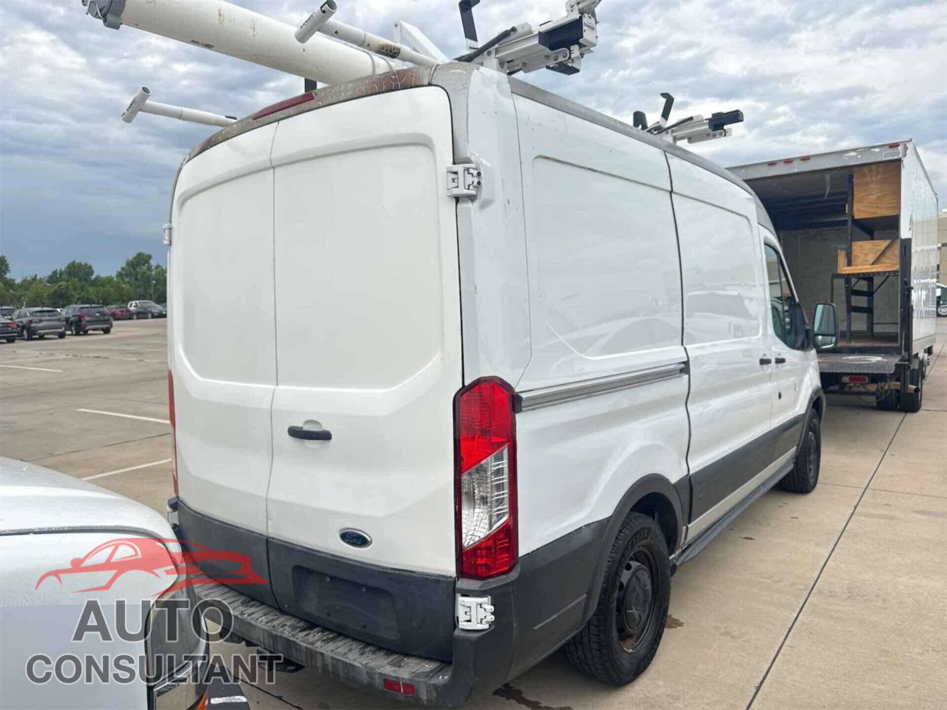 FORD TRANSIT-150 2015 - 1FTNE1CM5FKA14372