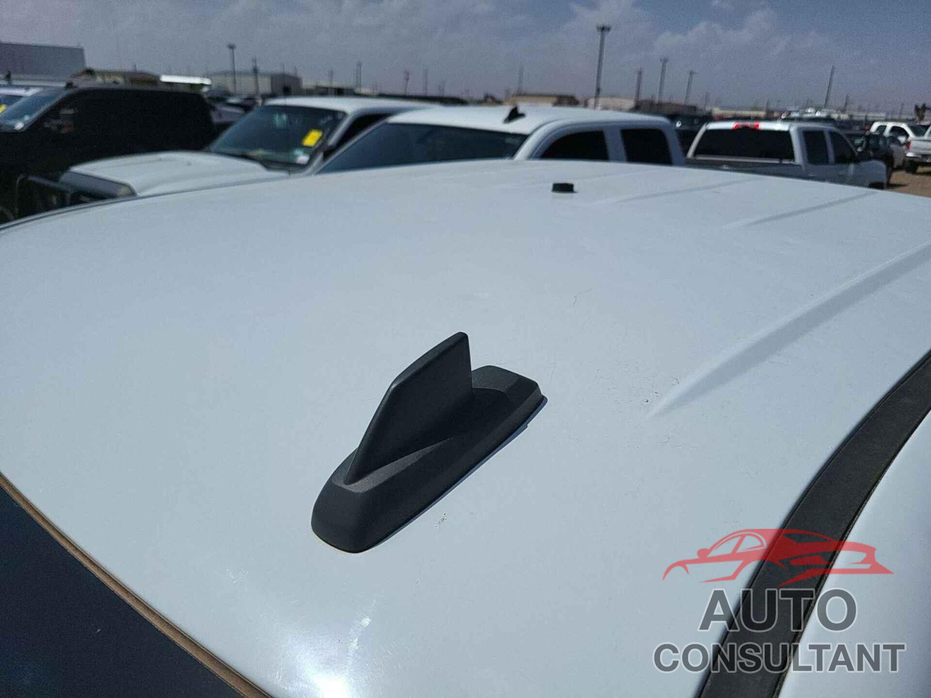 CHEVROLET SILVERADO 1500 2017 - 1GCVKNEH8HZ321108