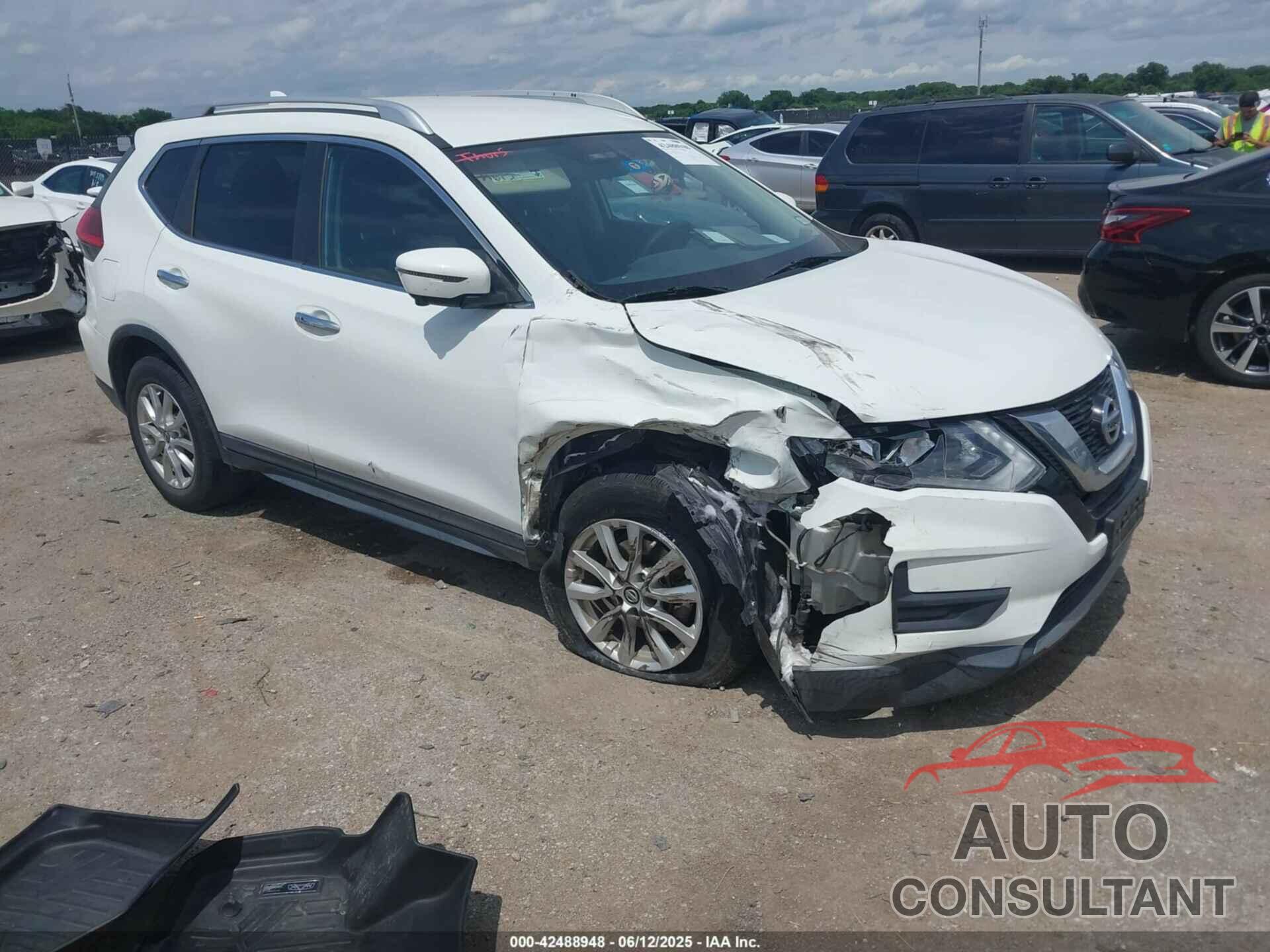 NISSAN ROGUE 2017 - KNMAT2MV4HP546185