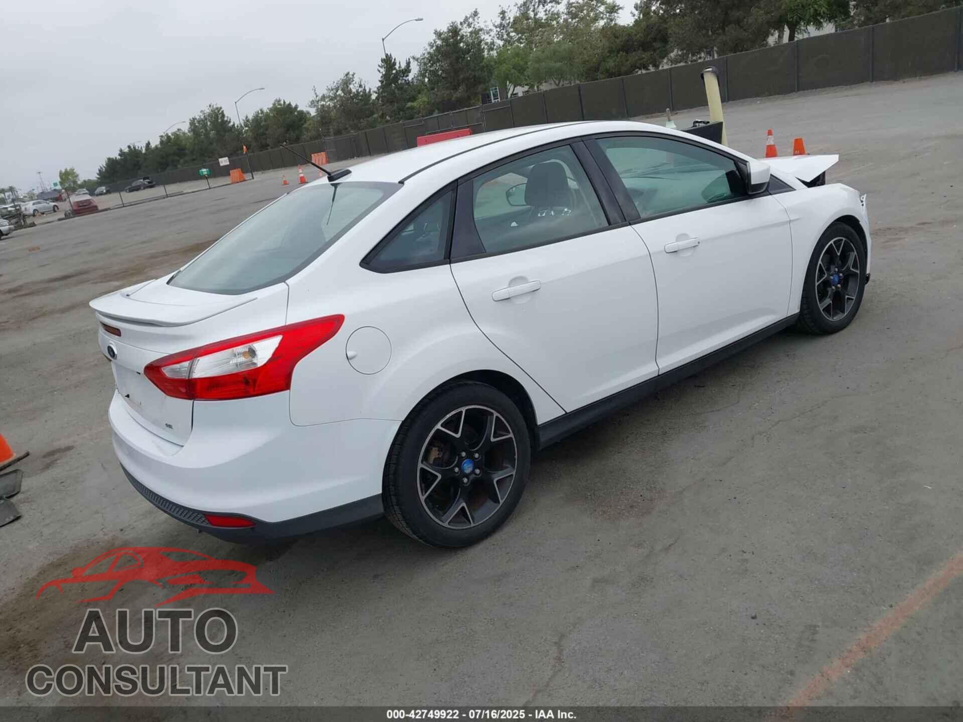 FORD FOCUS 2012 - 1FAHP3F22CL227773