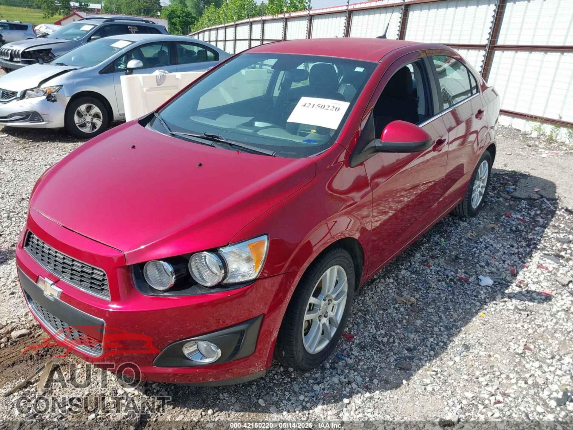 CHEVROLET SONIC 2012 - 1G1JC5SH8C4222013