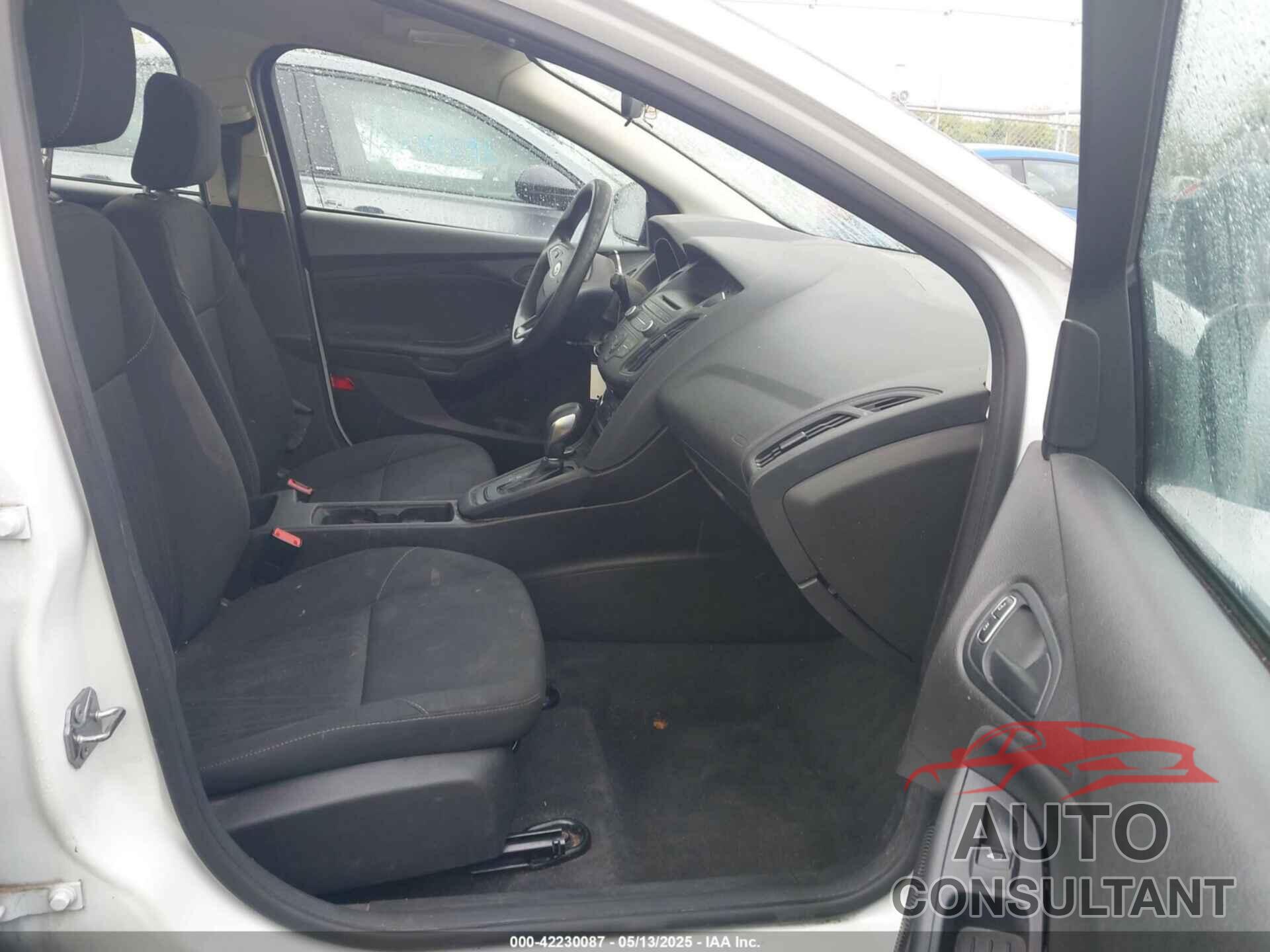 FORD FOCUS 2016 - 1FADP3E24GL386381