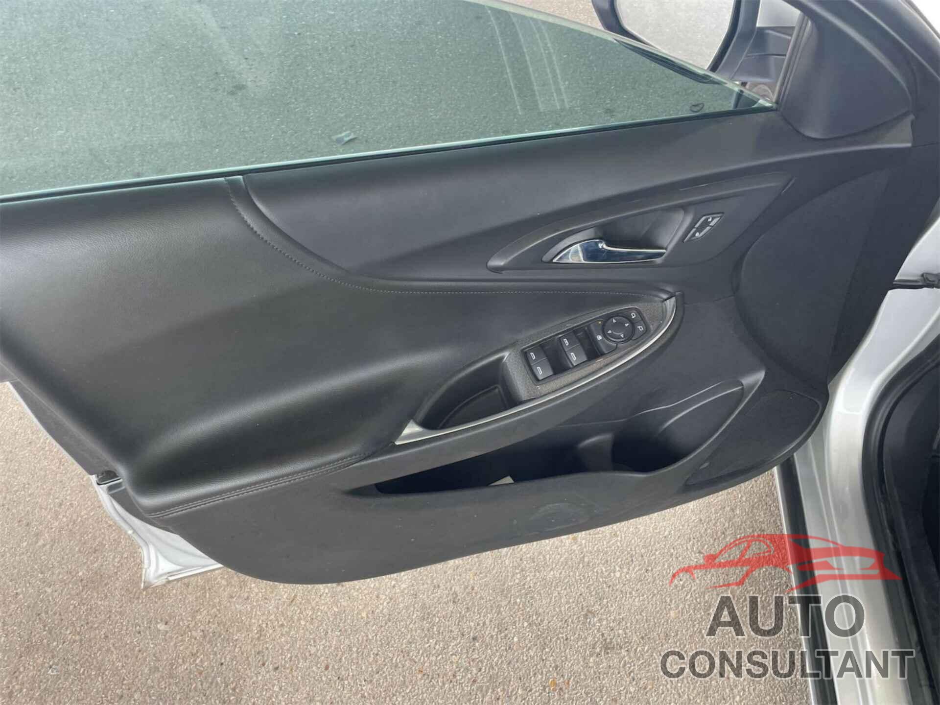CHEVROLET MALIBU 2021 - 1G1ZD5ST0MF088821