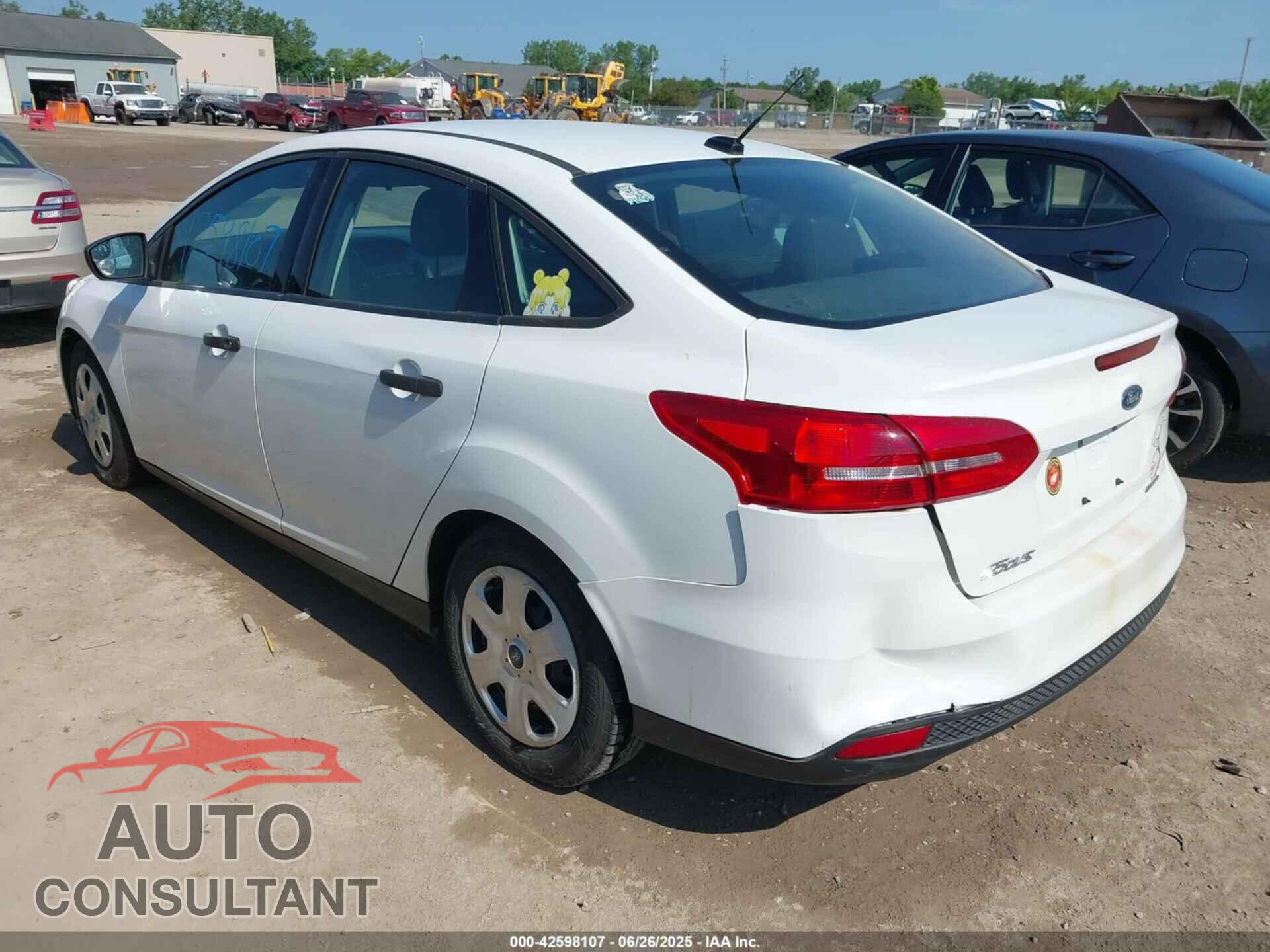 FORD FOCUS 2015 - 1FADP3E26FL217266