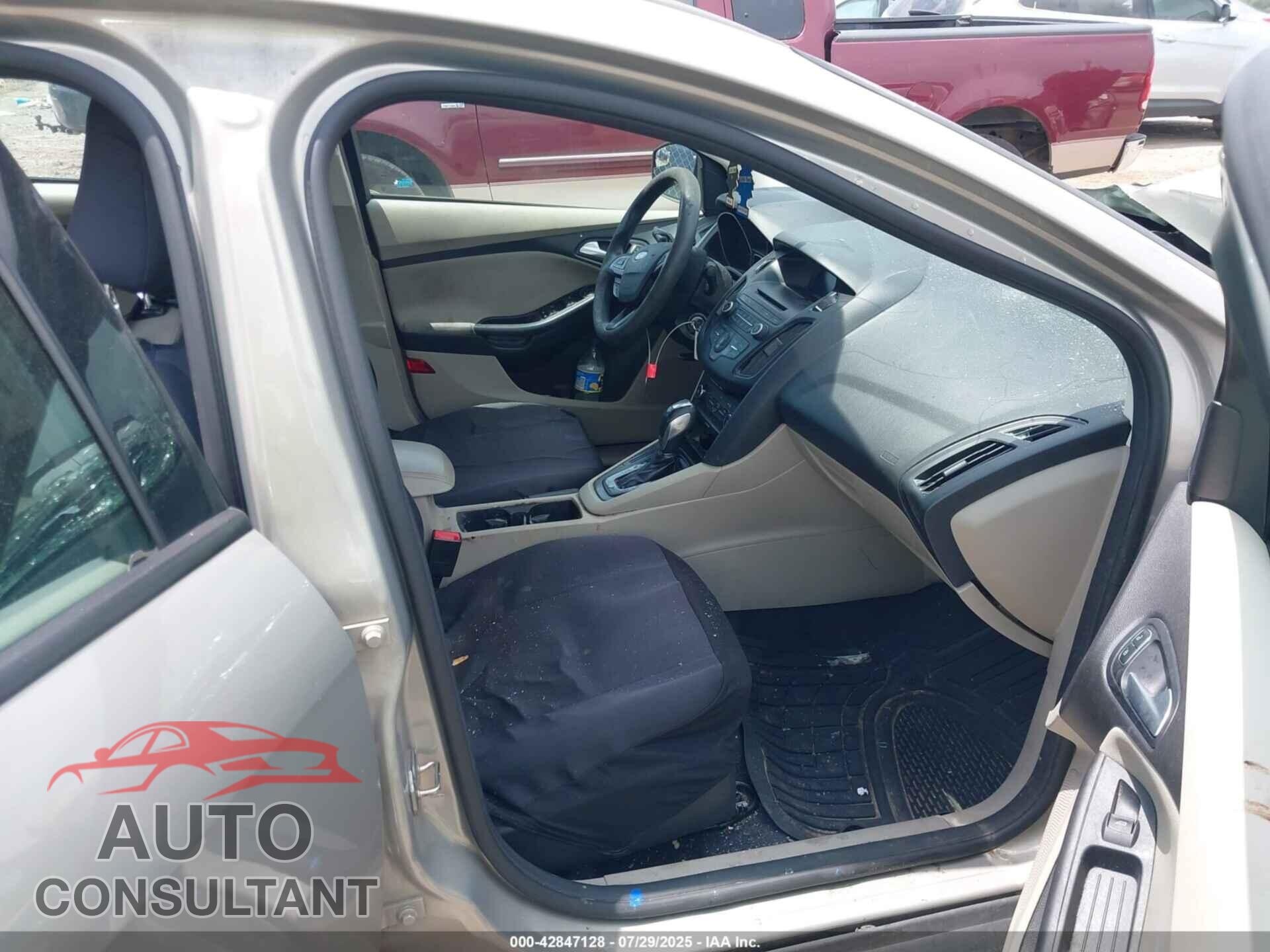 FORD FOCUS 2015 - 1FADP3F28FL227733