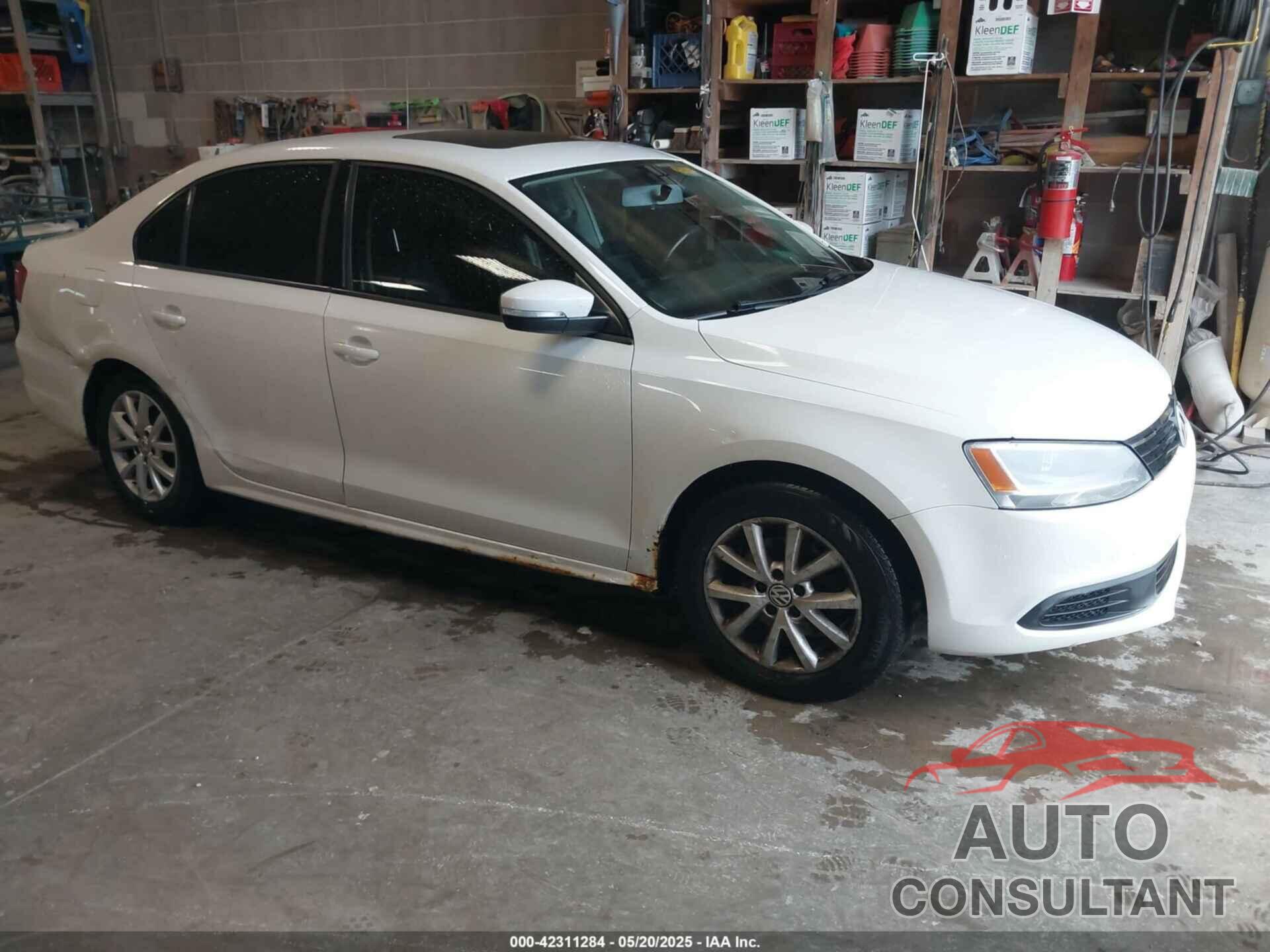VOLKSWAGEN JETTA 2011 - 3VWDX7AJXBM315916