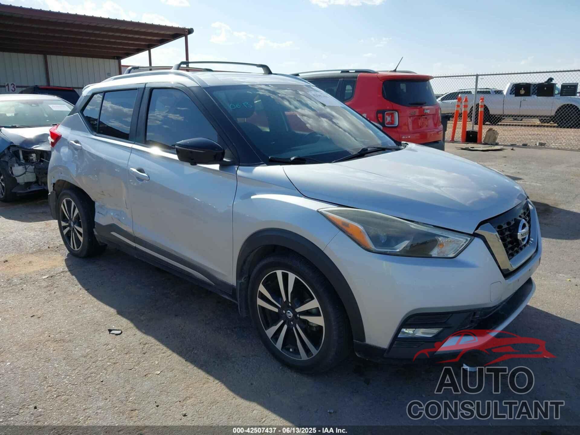 NISSAN KICKS 2018 - 3N1CP5CU9JL519656