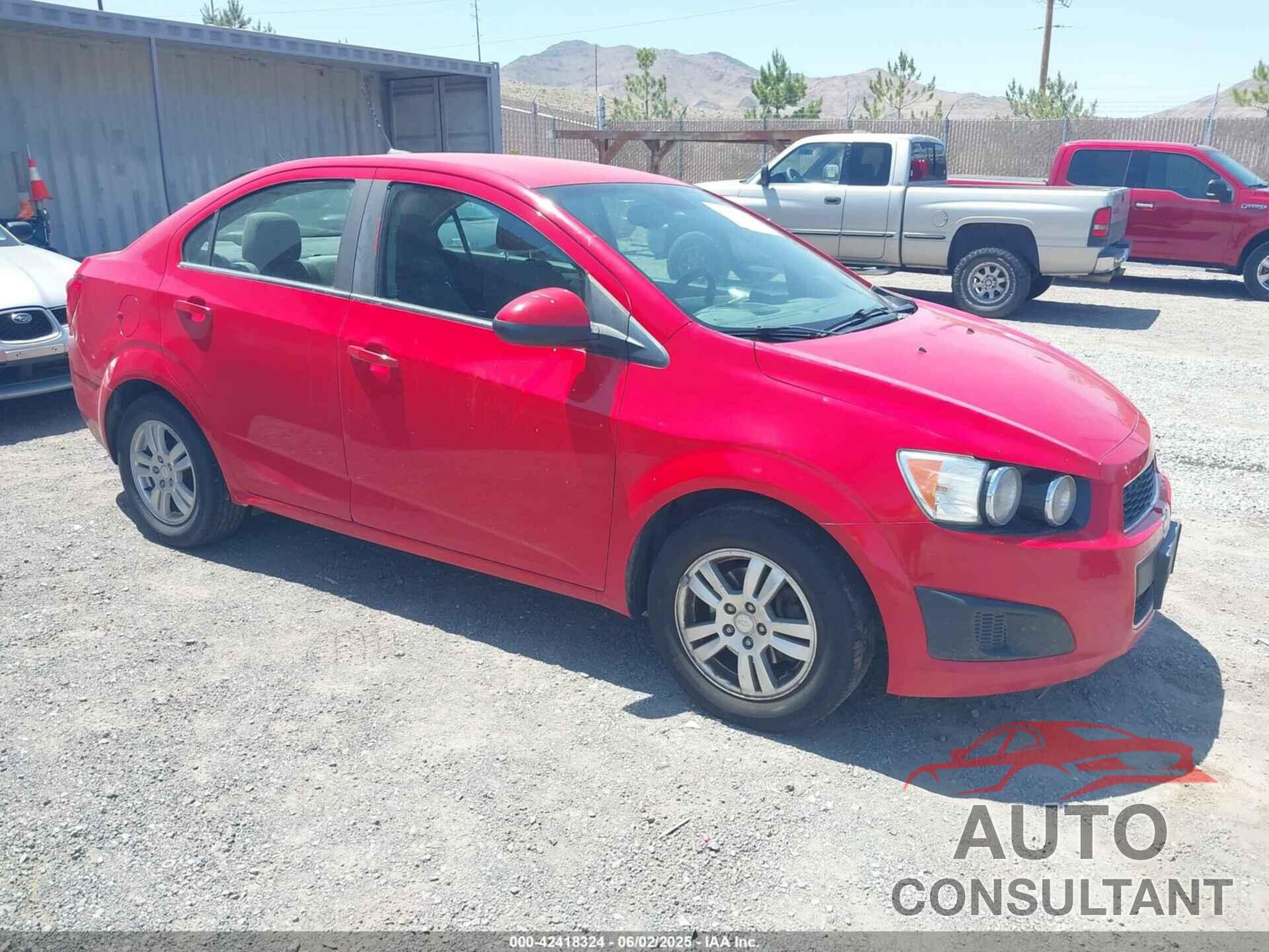 CHEVROLET SONIC 2013 - 1G1JD5SB1D4181220
