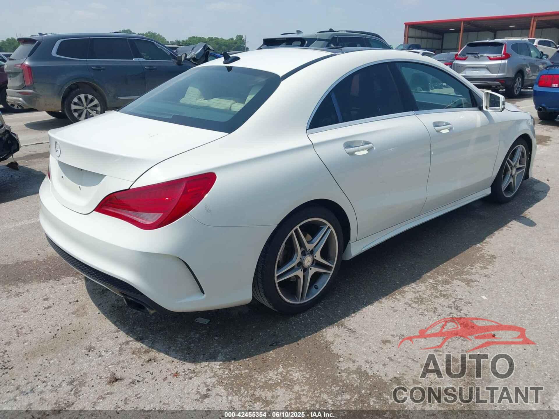 MERCEDES-BENZ CLA 250 2015 - WDDSJ4EB2FN168201