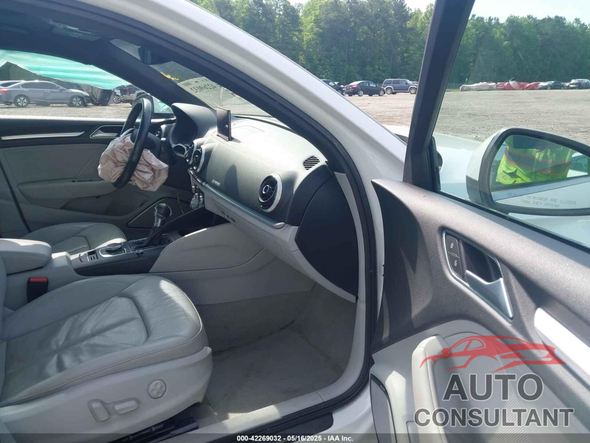 AUDI A3 2016 - WAUE8GFF1G1025221