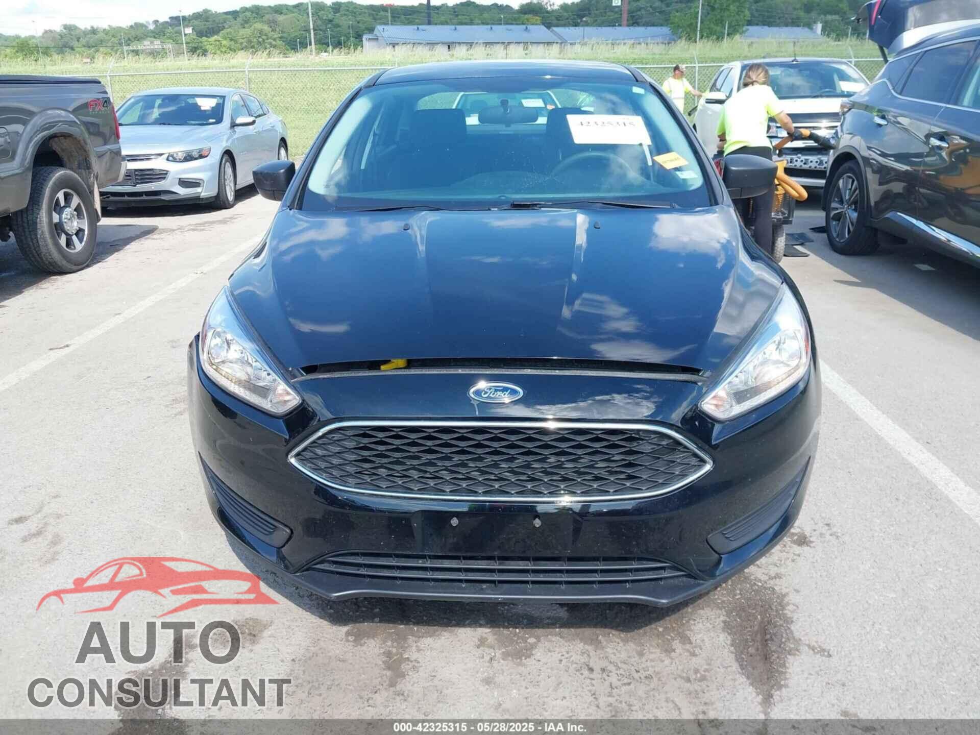 FORD FOCUS 2017 - 1FADP3E20HL347790