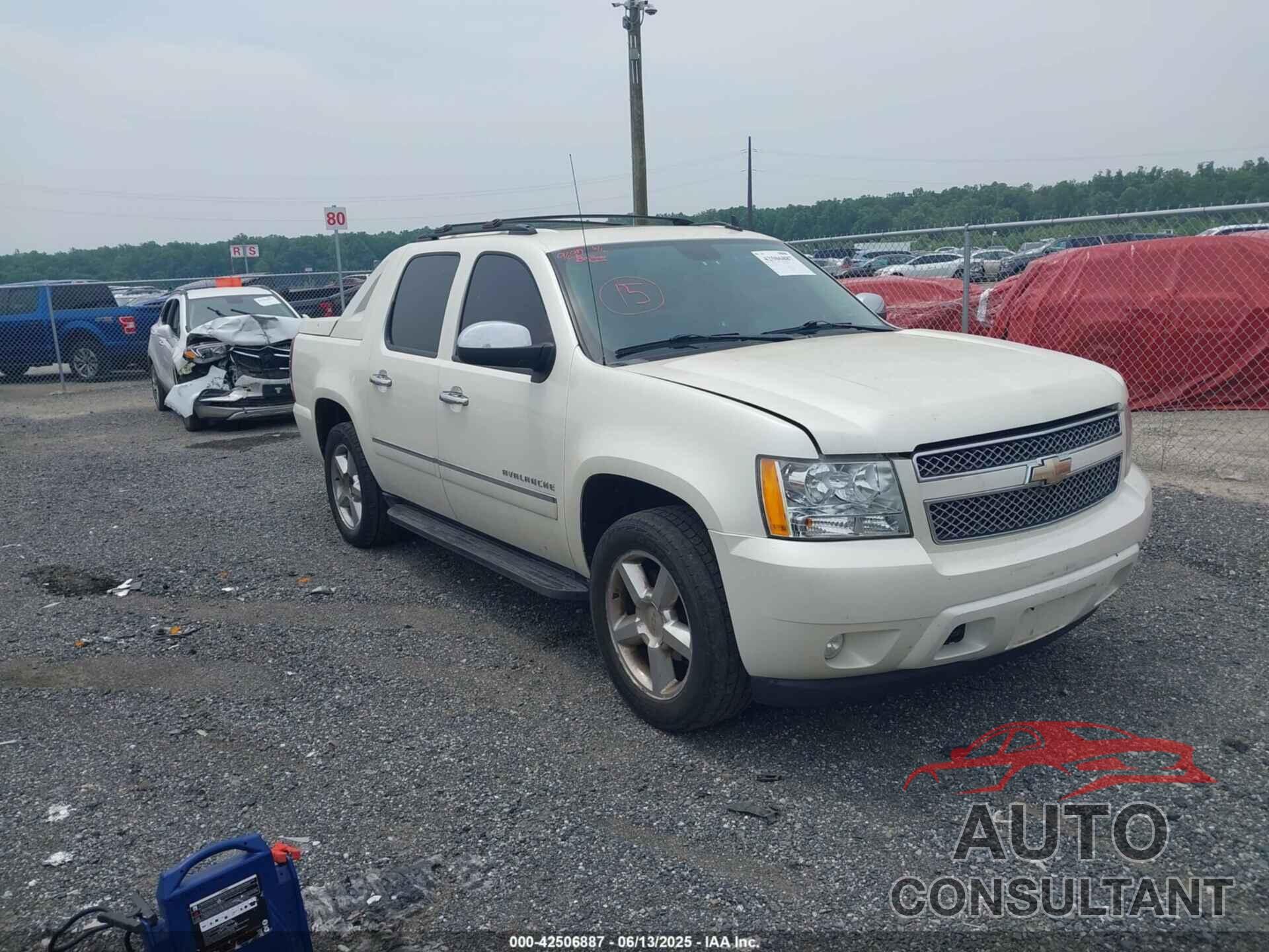 CHEVROLET AVALANCHE 1500 2011 - 3GNTKGE34BG164344