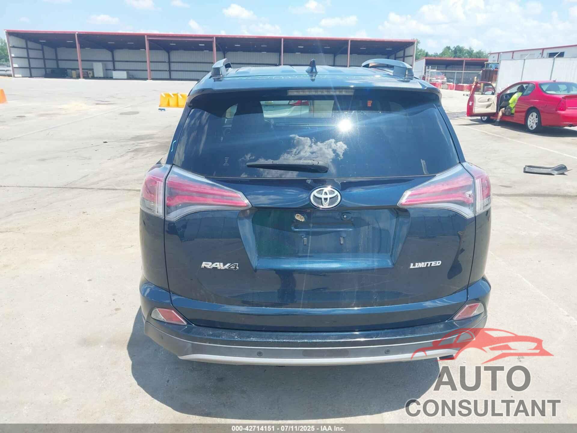 TOYOTA RAV4 2017 - JTMYFREV7HJ109166