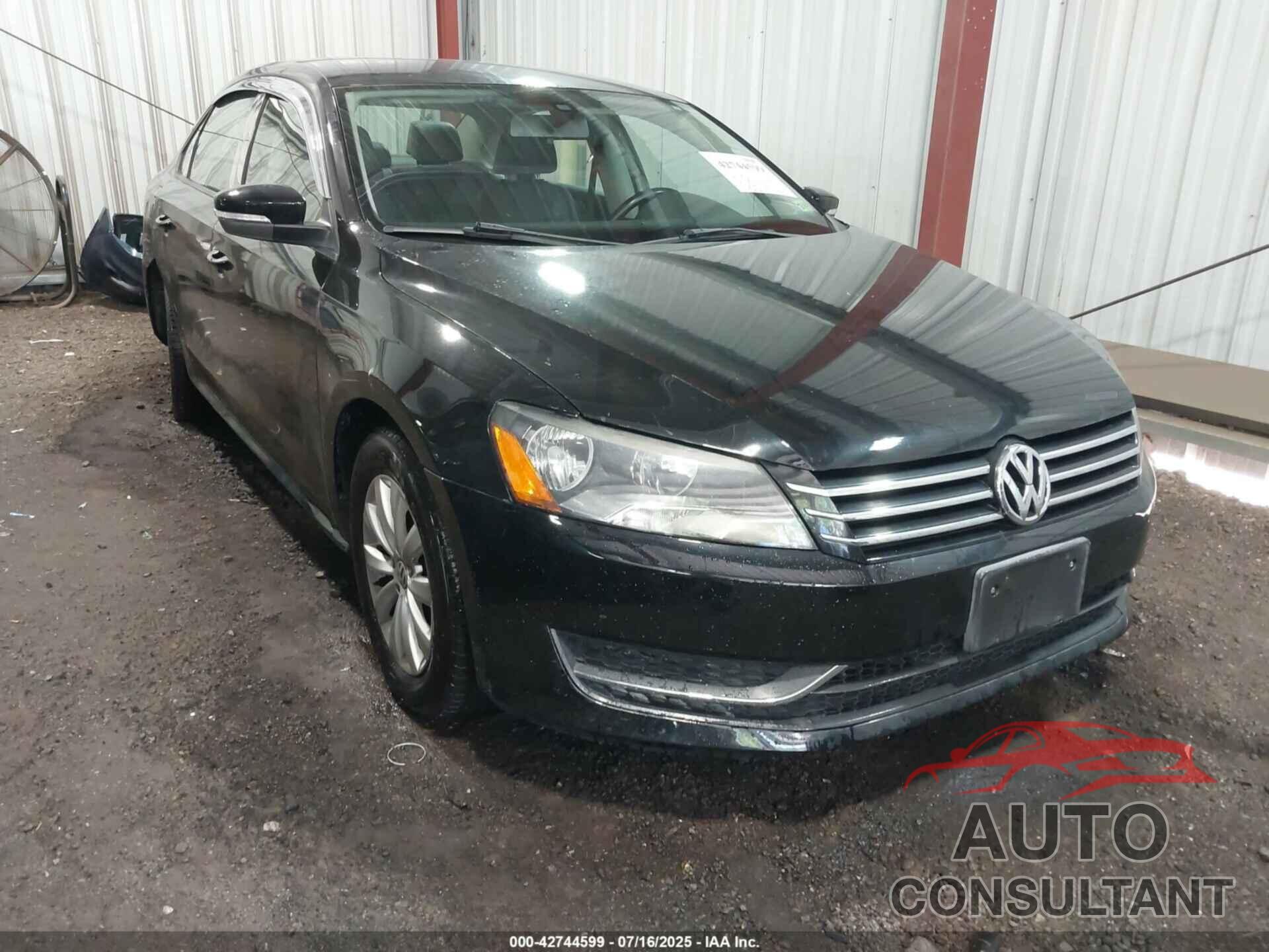 VOLKSWAGEN PASSAT 2014 - 1VWAT7A35EC105438