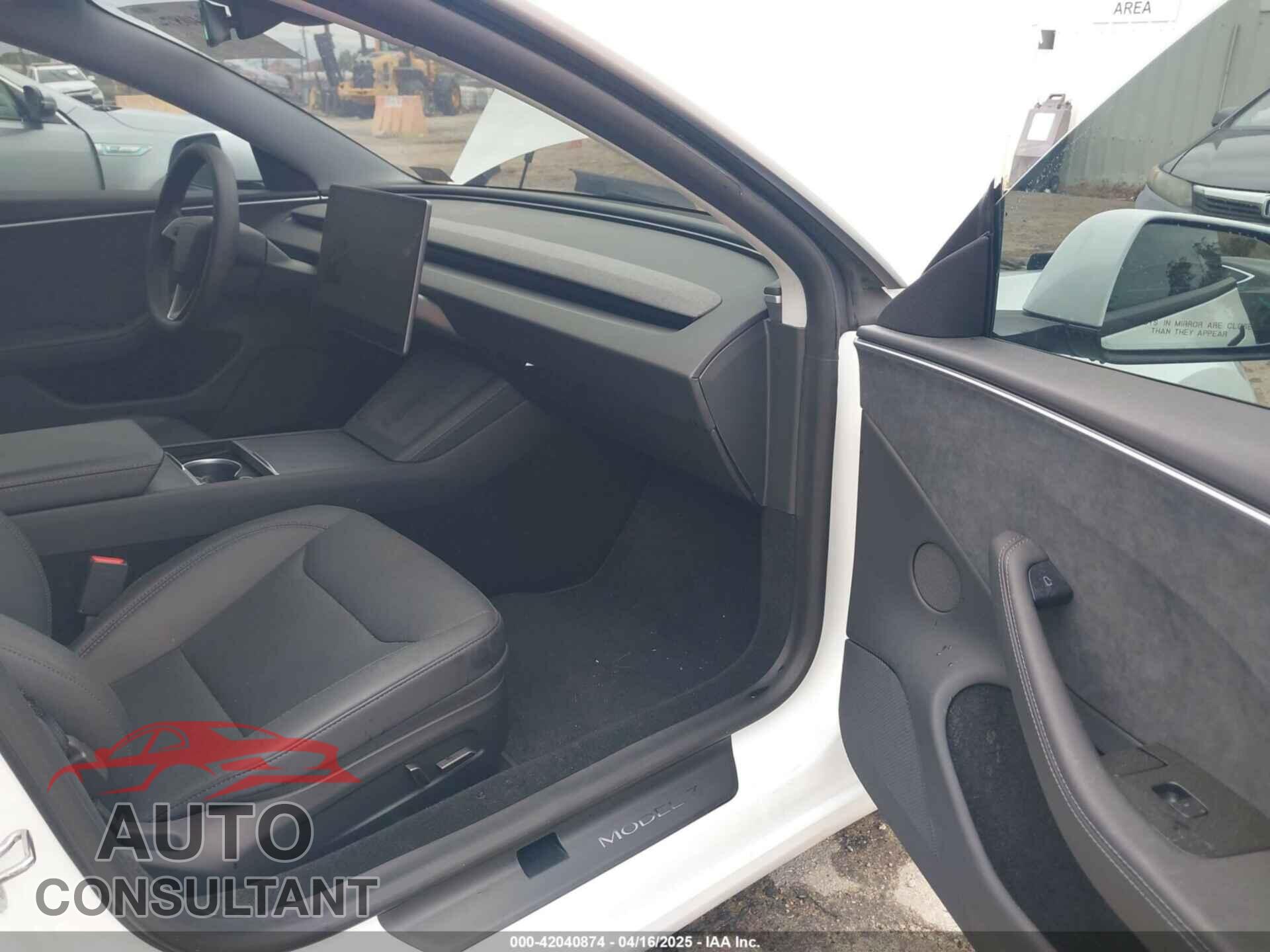 TESLA MODEL 3 2024 - 5YJ3E1EB6RF842807
