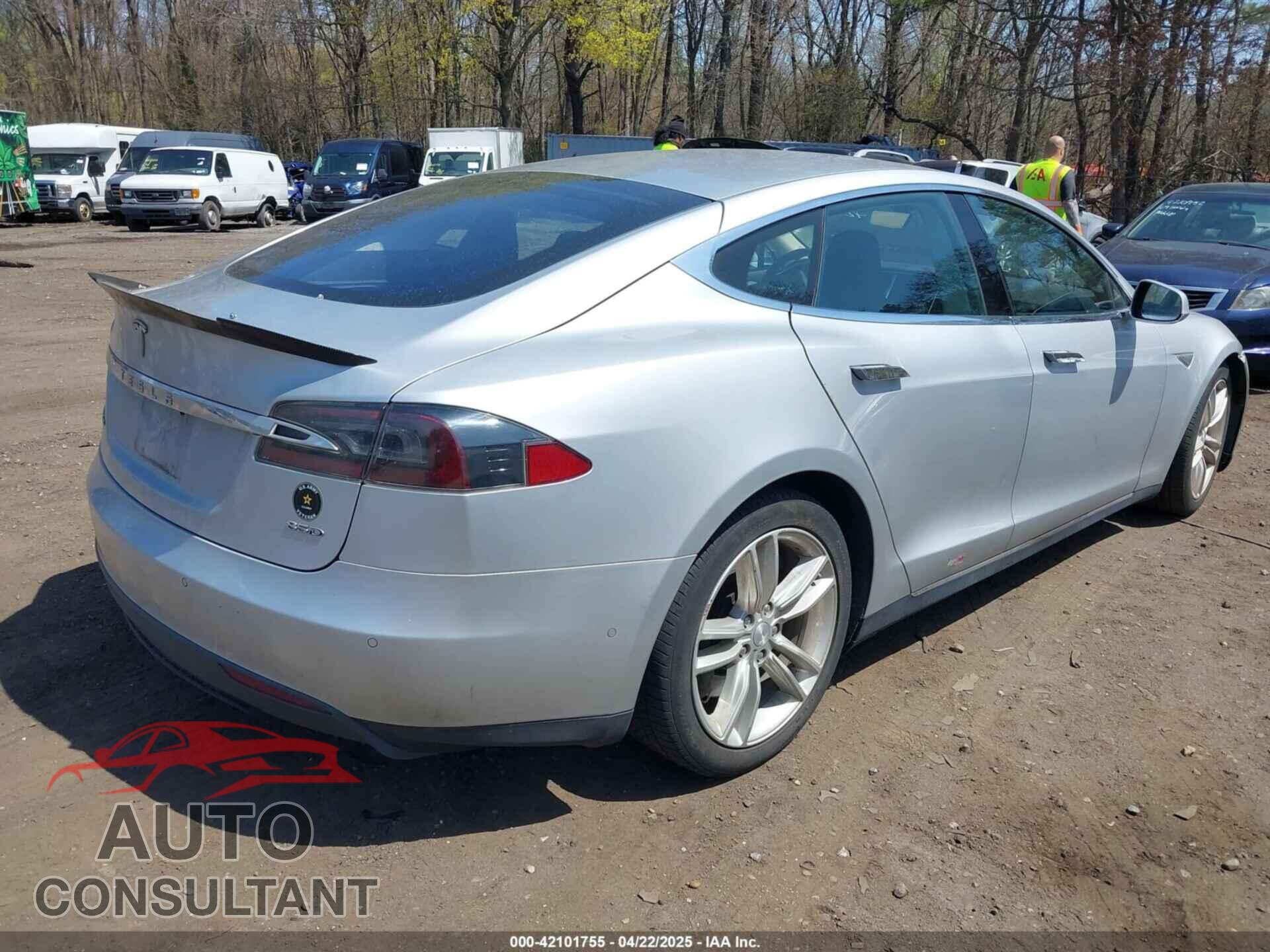 TESLA MODEL S 2015 - 5YJSA1H2XFF084145