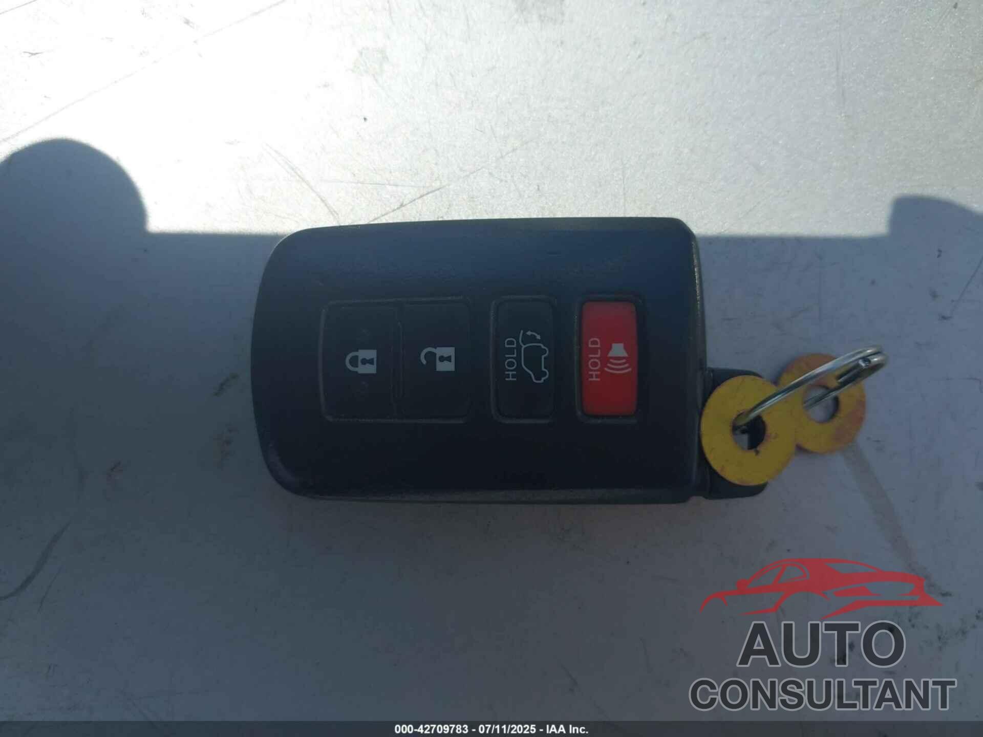 TOYOTA RAV4 2015 - JTMDFREV8FD107730