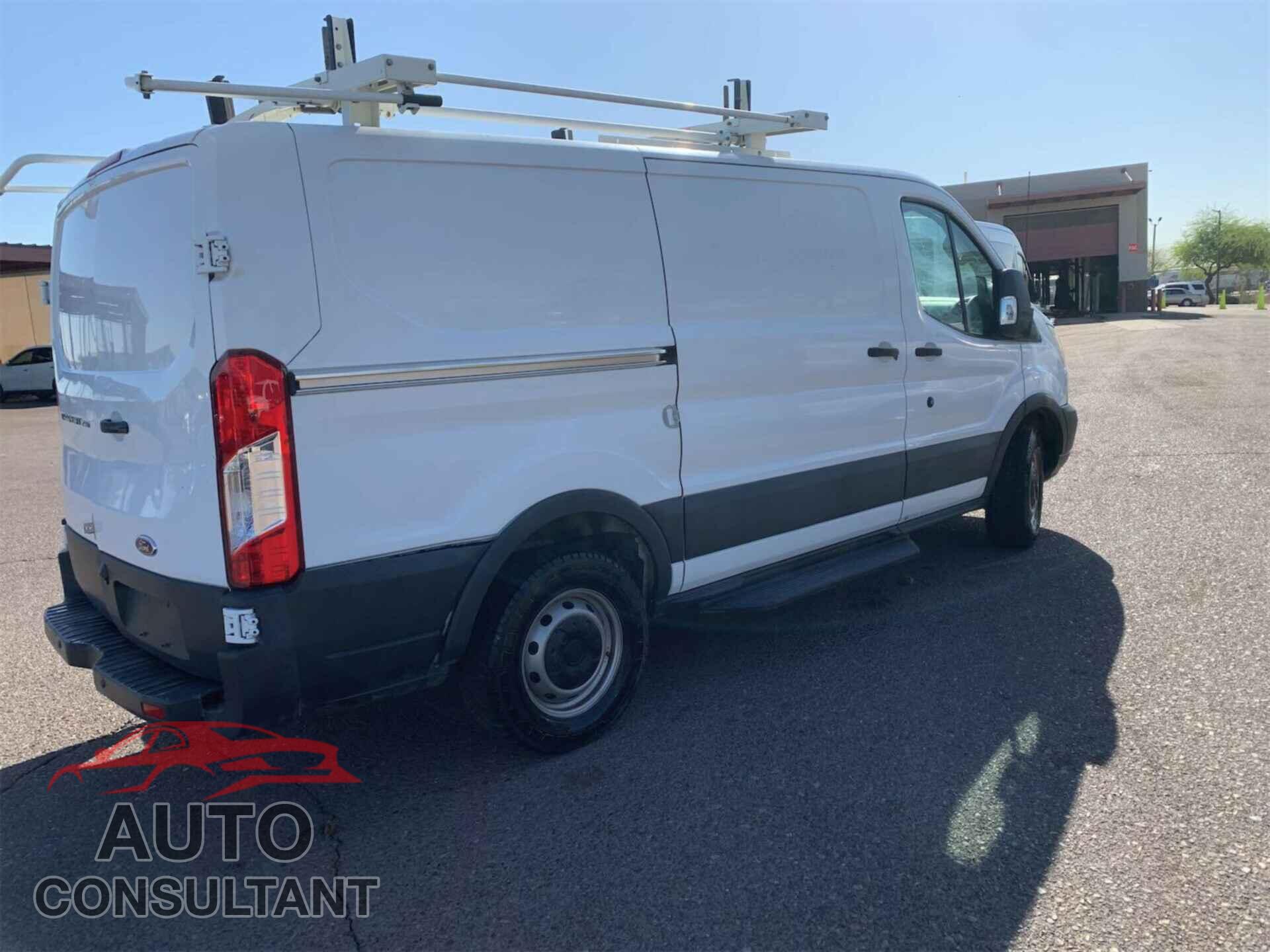 FORD TRANSIT 2017 - 1FTYR1YM0HKB43567