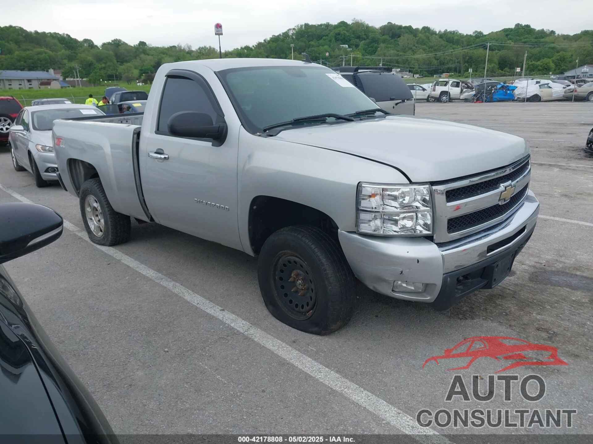 CHEVROLET SILVERADO 1500 2011 - 1GCNKSE05BZ326542