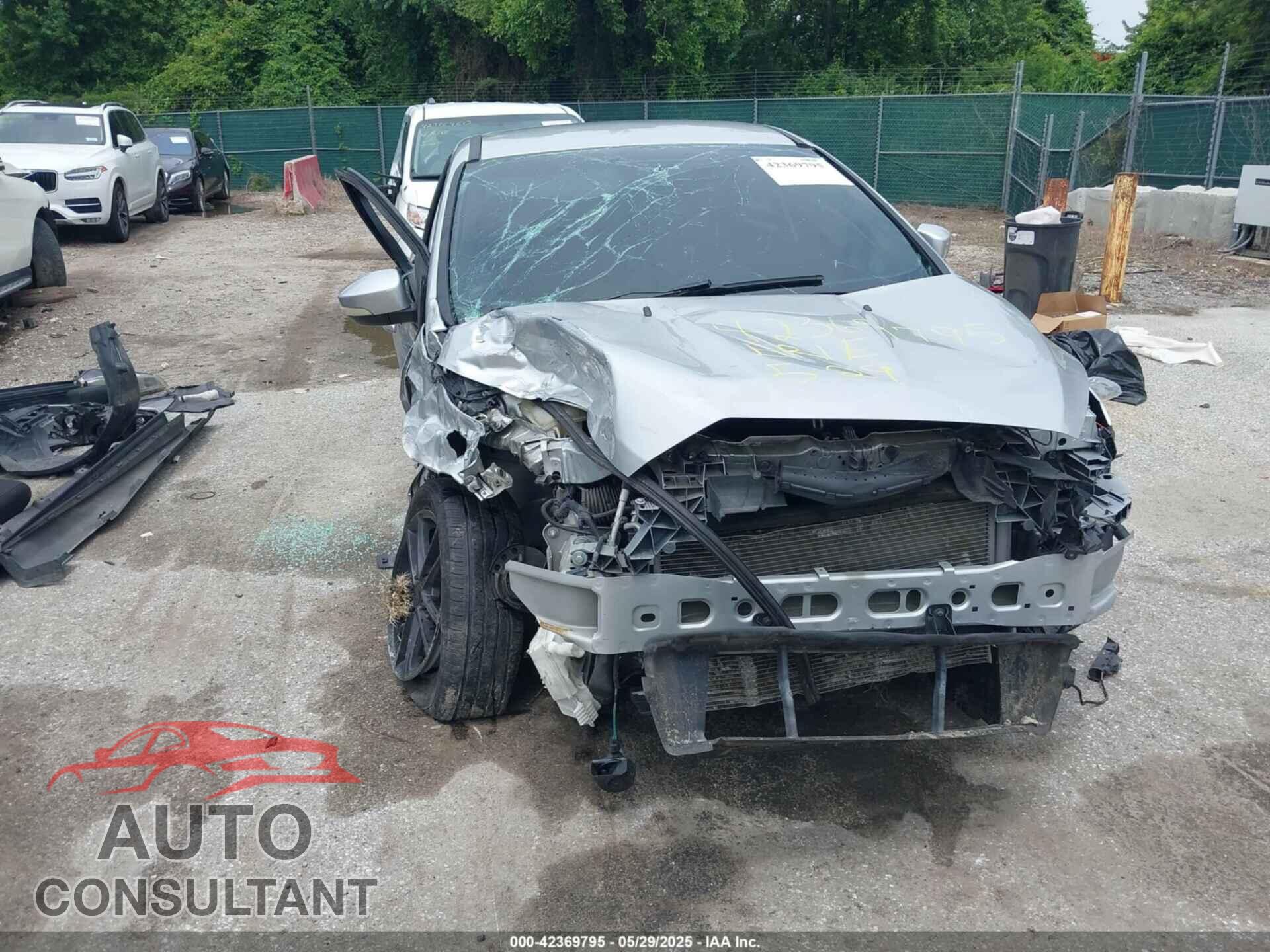 FORD FOCUS 2016 - 1FADP3F22GL373756