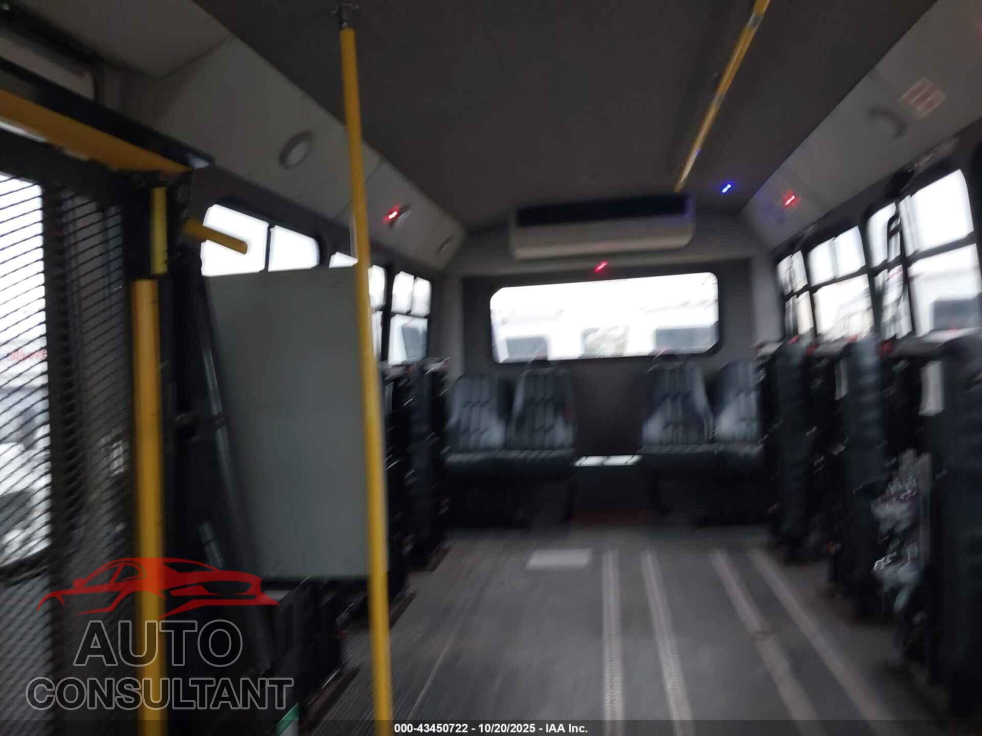 FORD E-450 CUTAWAY 2018 - 1FDFE4FS2JDC17454