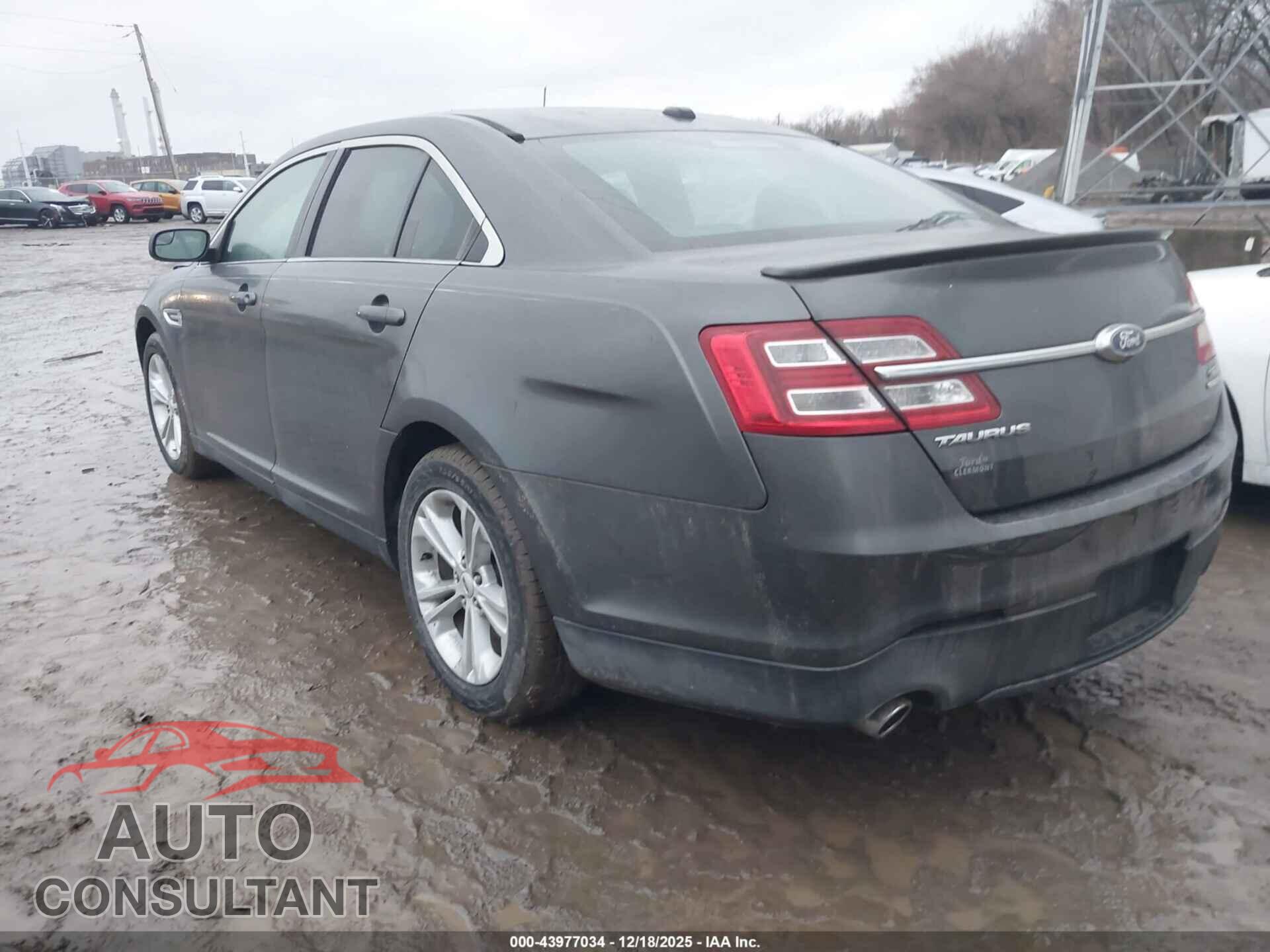 FORD TAURUS 2015 - 1FAHP2E80FG174357