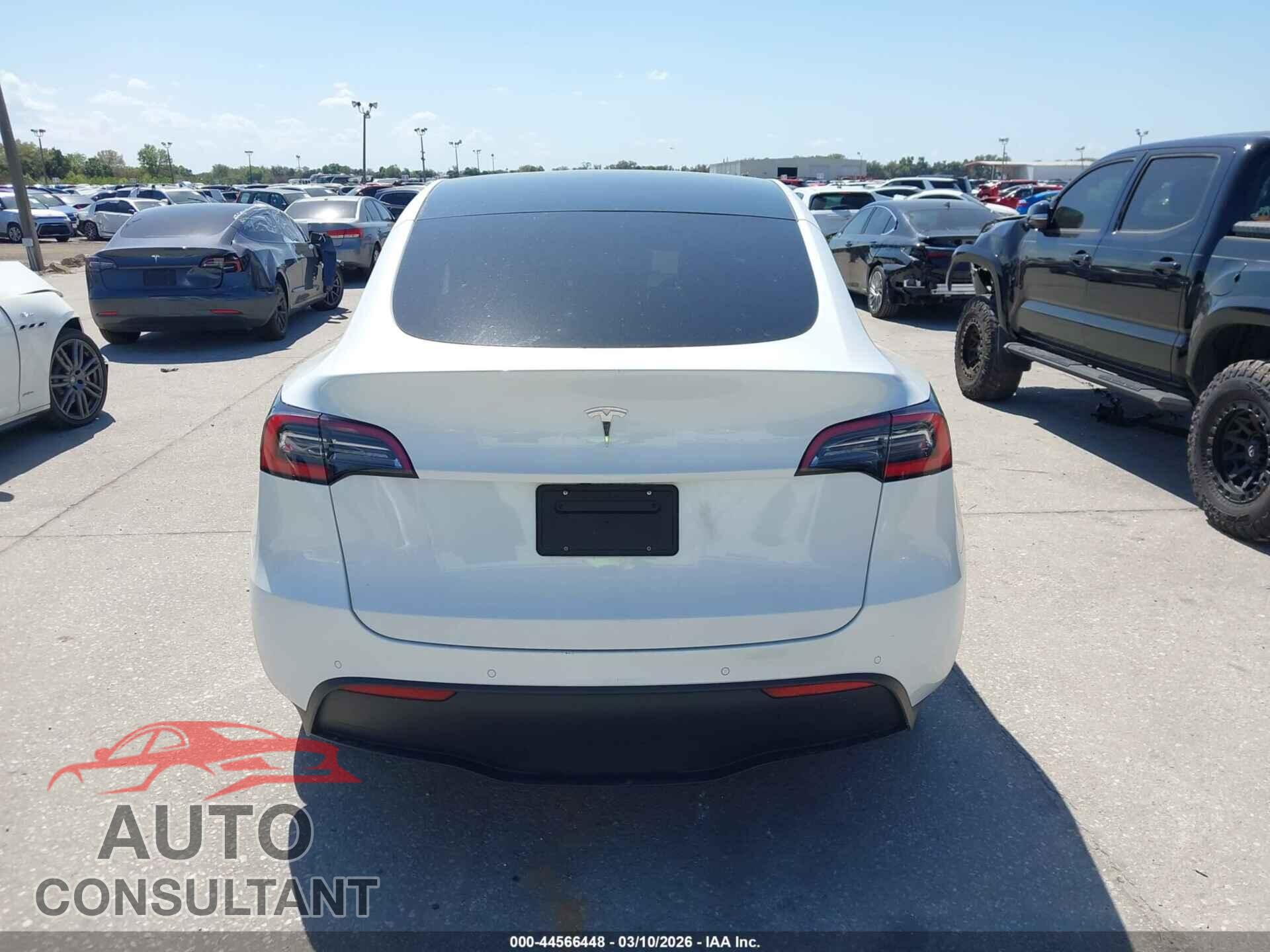 TESLA MODEL Y 2021 - 5YJYGDED2MF107415