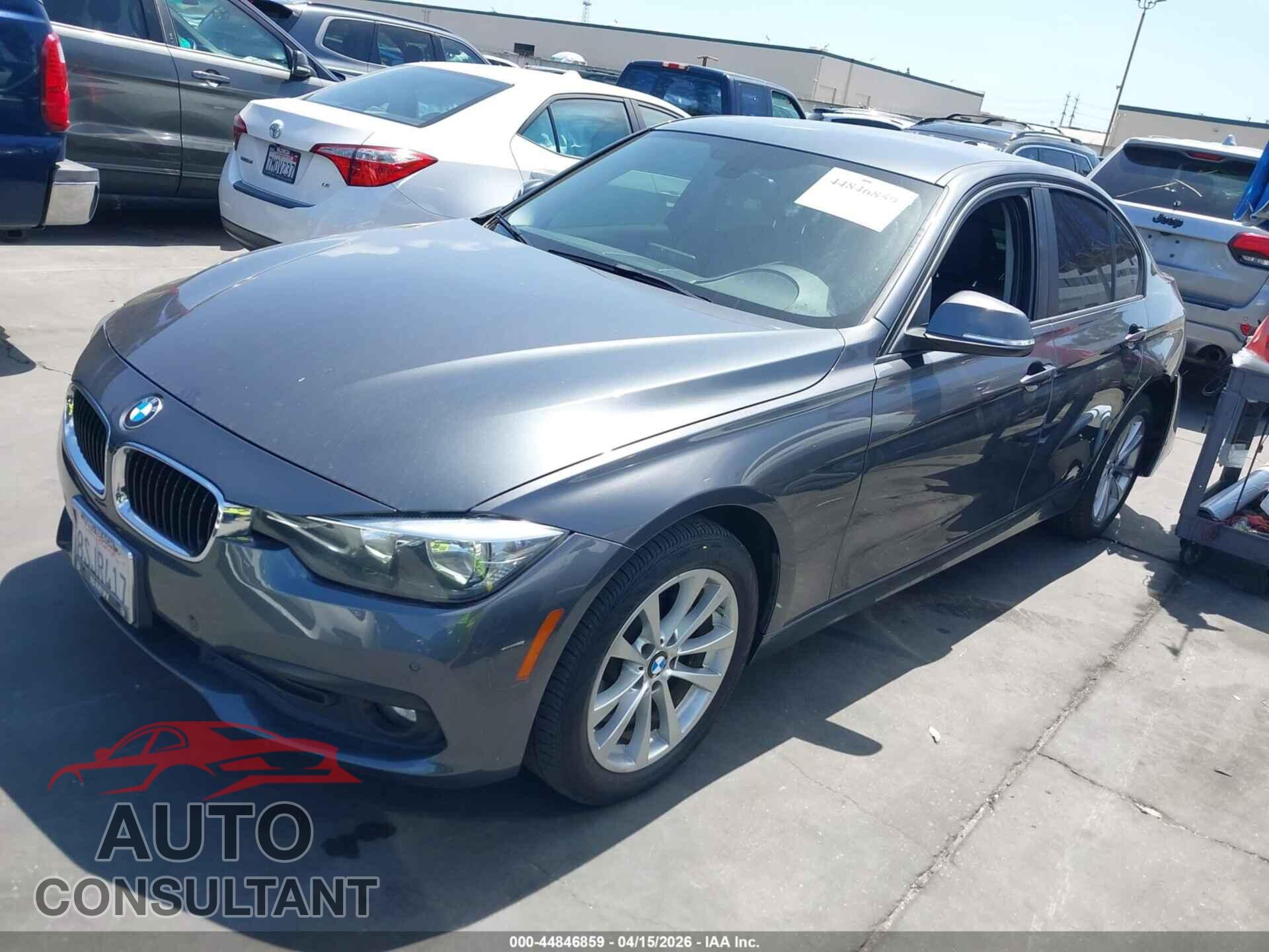 BMW 320I 2017 - WBA8E1G39HNU16876