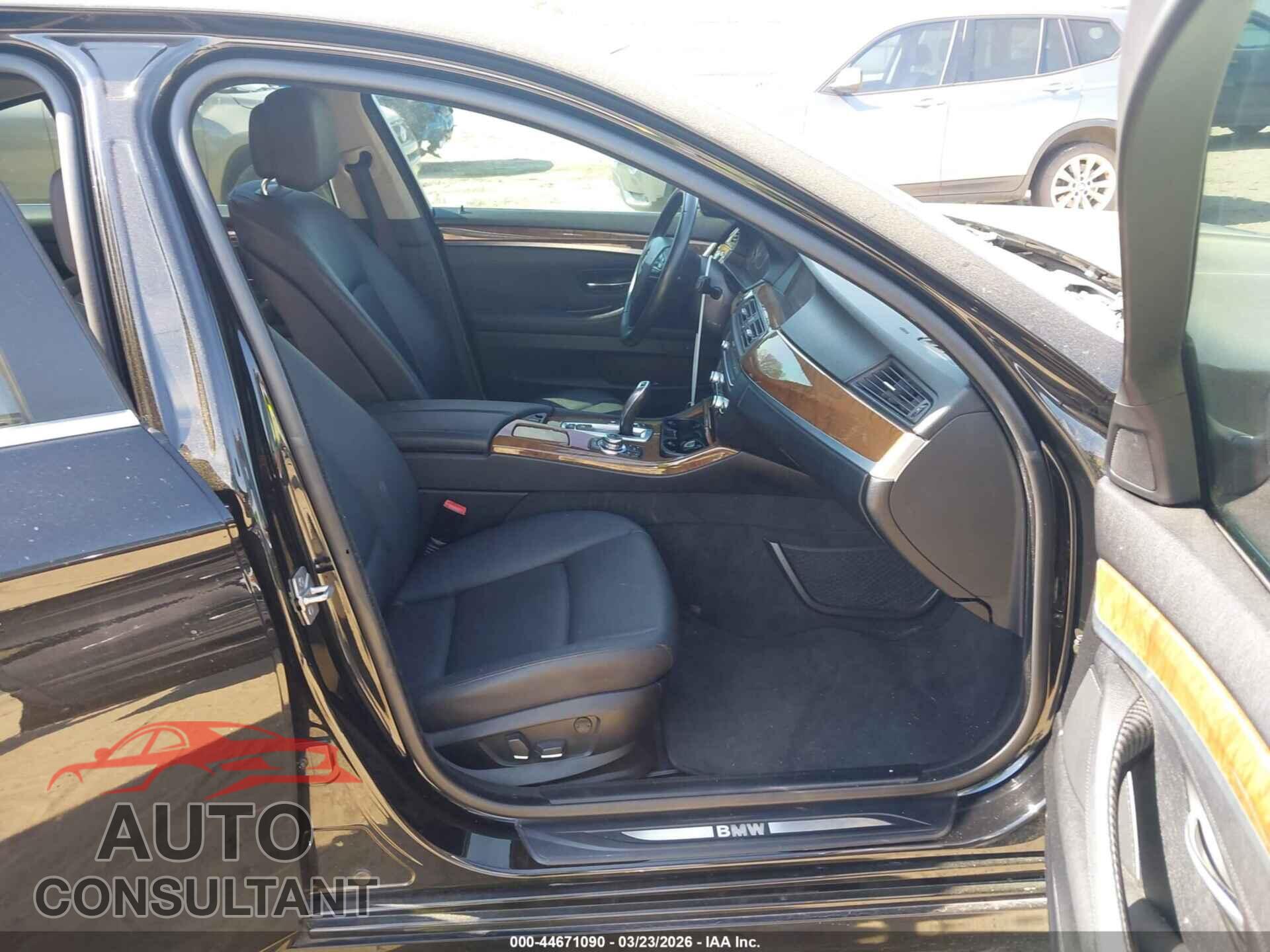 BMW 528I 2012 - WBAXG5C59CDX05582
