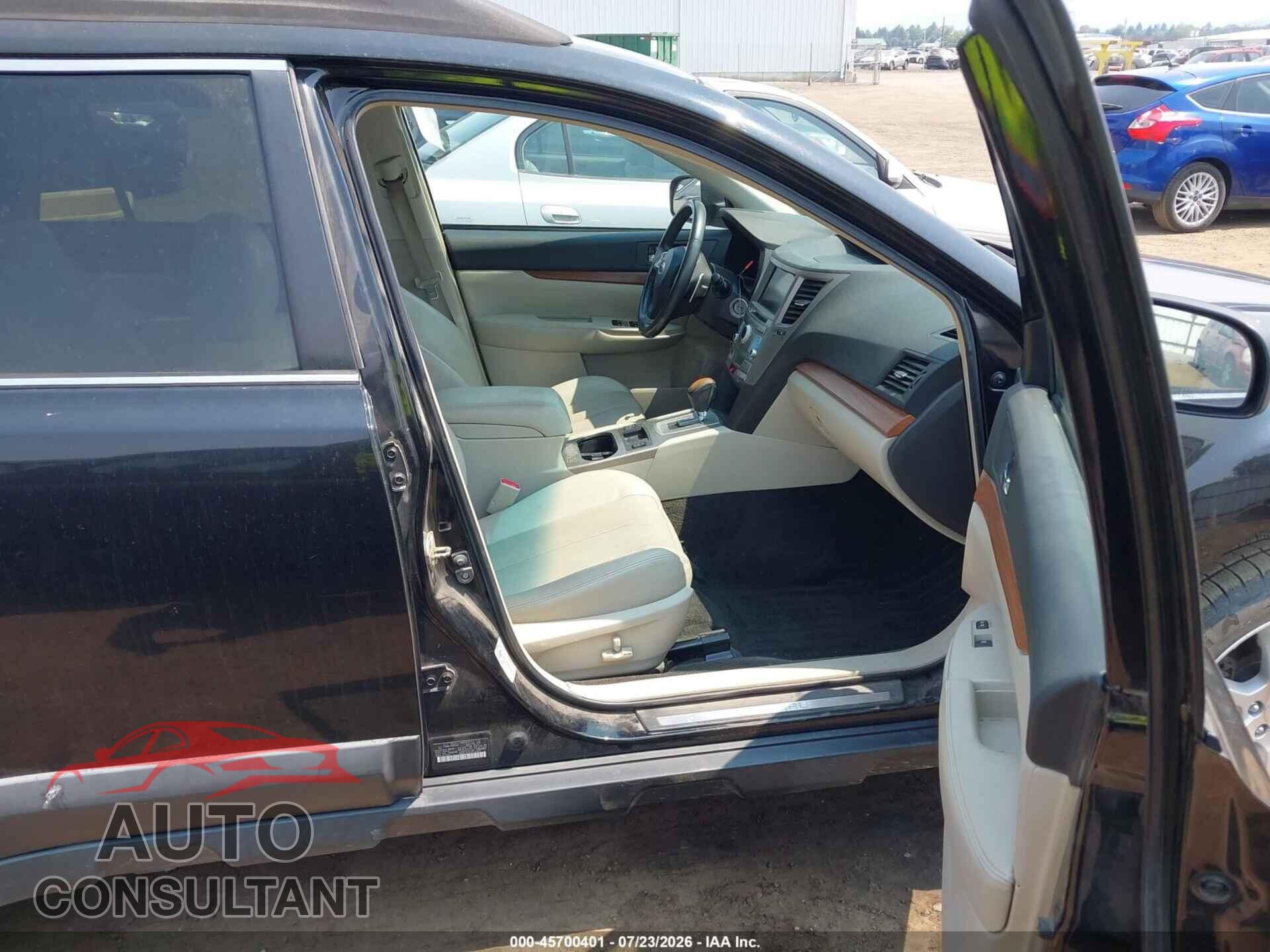 SUBARU OUTBACK 2013 - 4S4BRBLC1D3216441