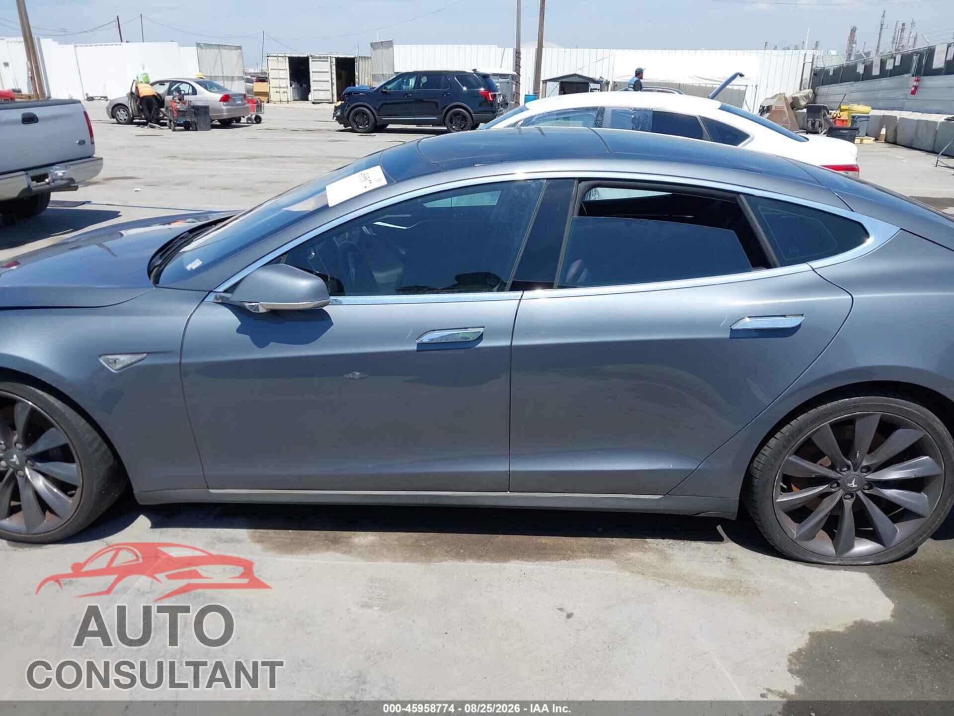 TESLA MODEL S 2013 - 5YJSA1DP3DFP13582